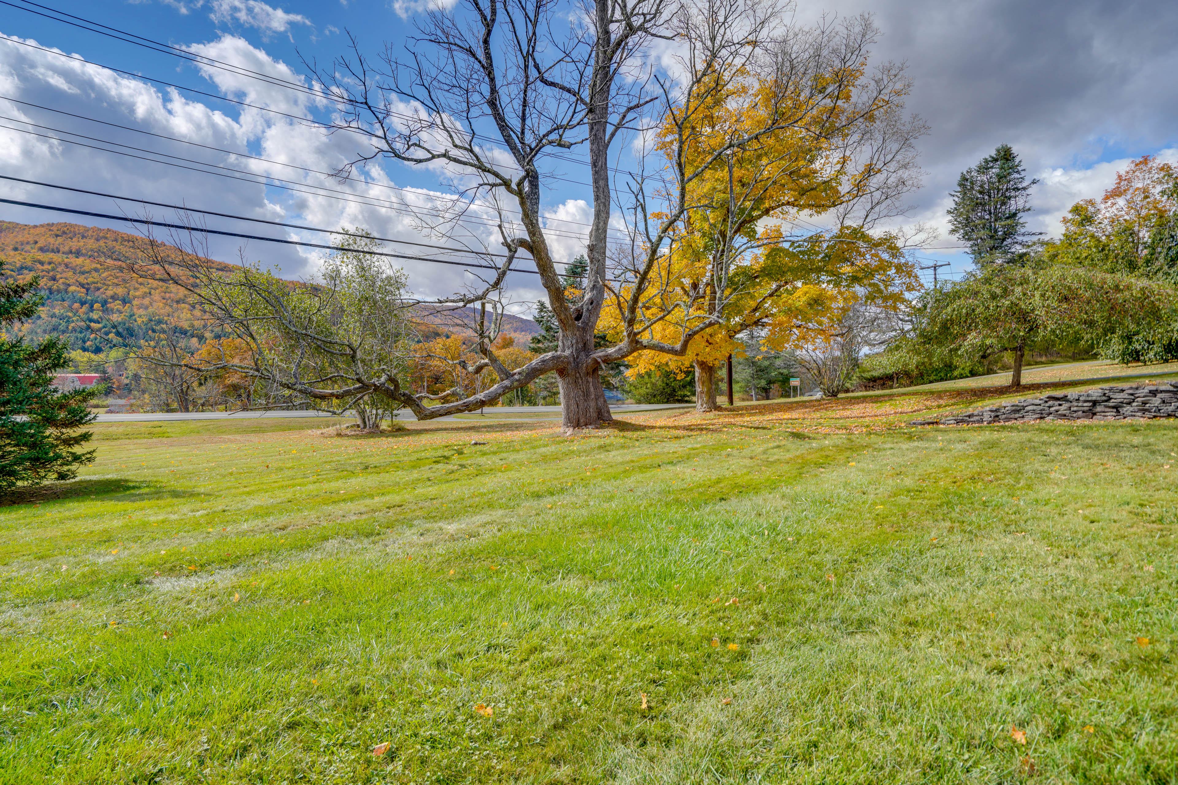 Peaceful Catskills Condo w/ Deck + Mountain View!