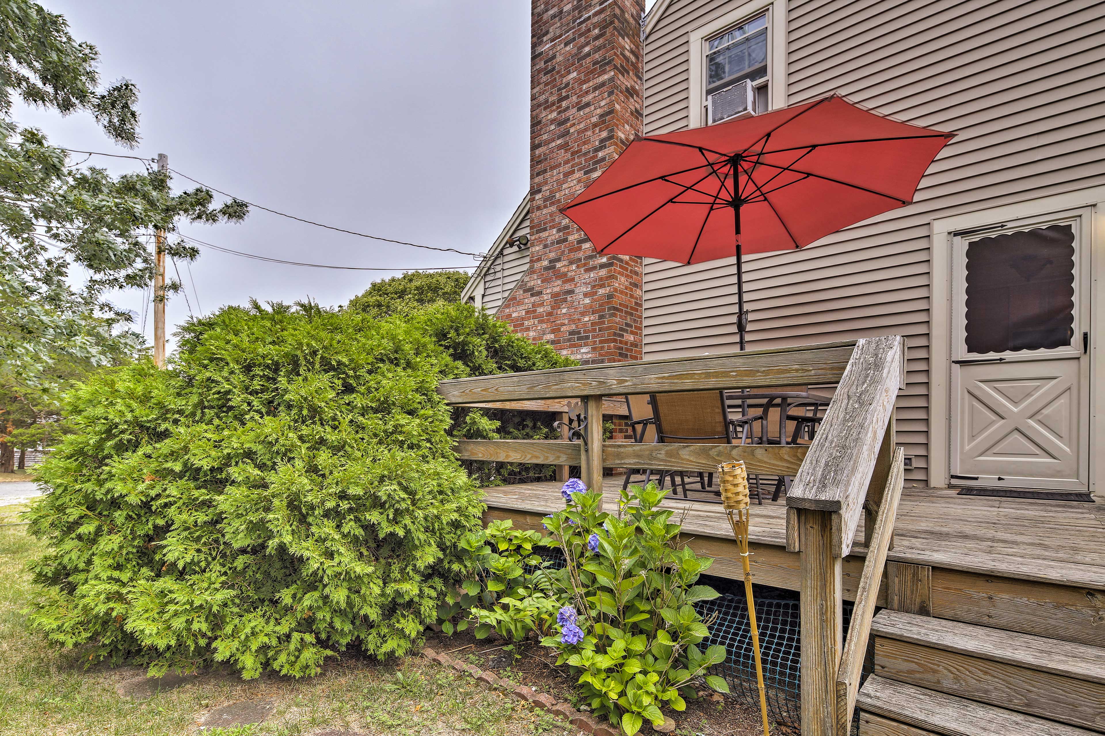 Pet-Friendly West Yarmouth Home 1/2 Mi to Beach