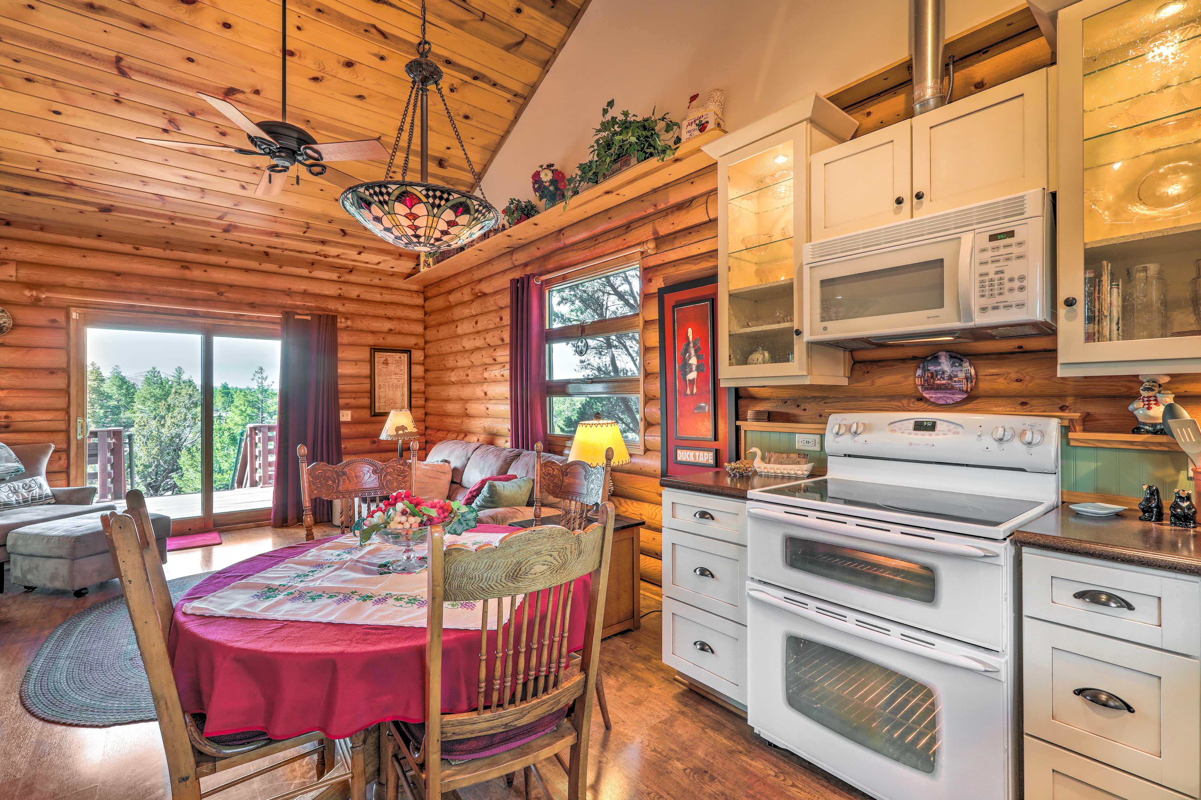 Quaint Williams Cabin Near Grand Canyon