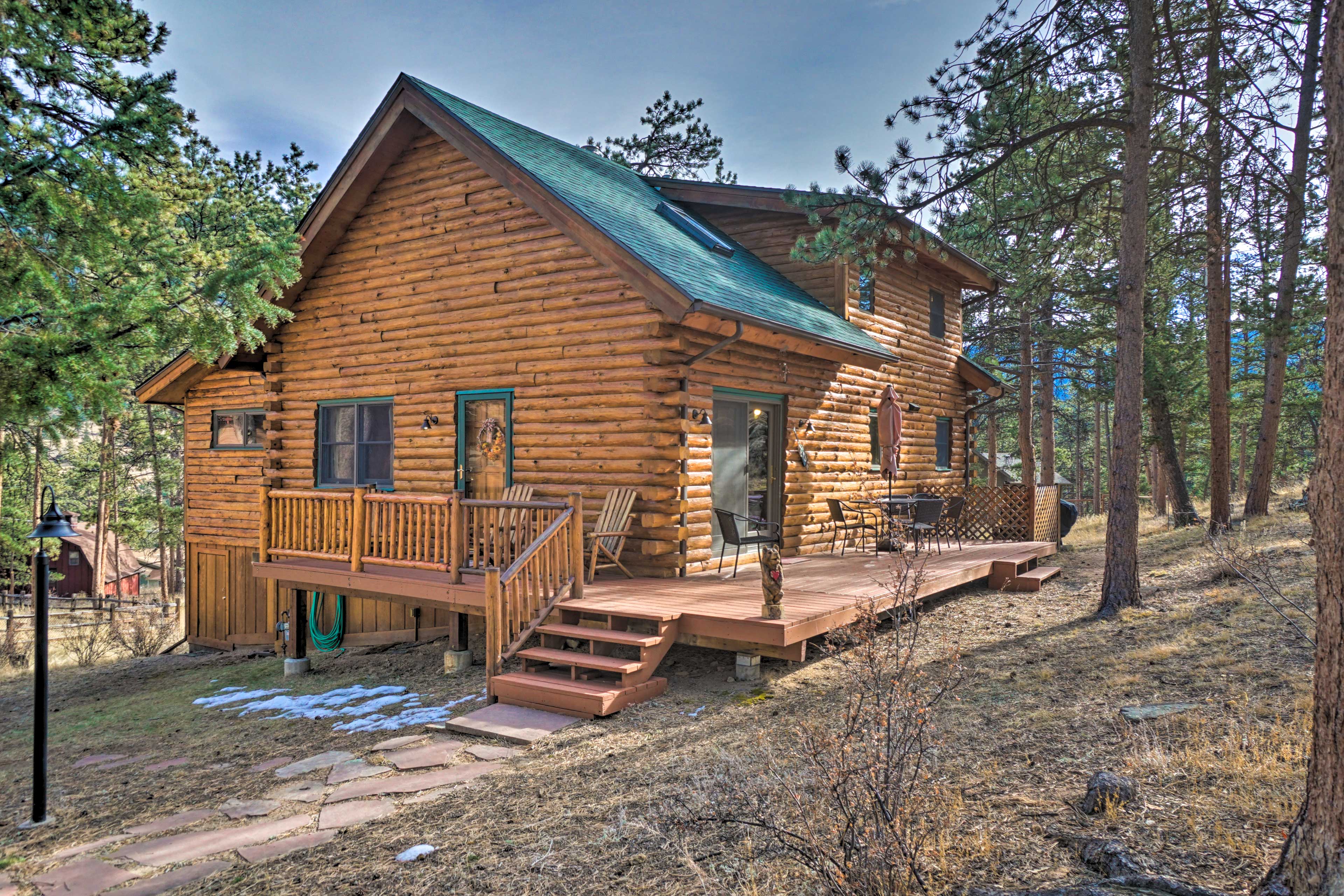 Property Image 1 - Picturesque Log Cabin in Estes Park: 9 Mi. to RMNP