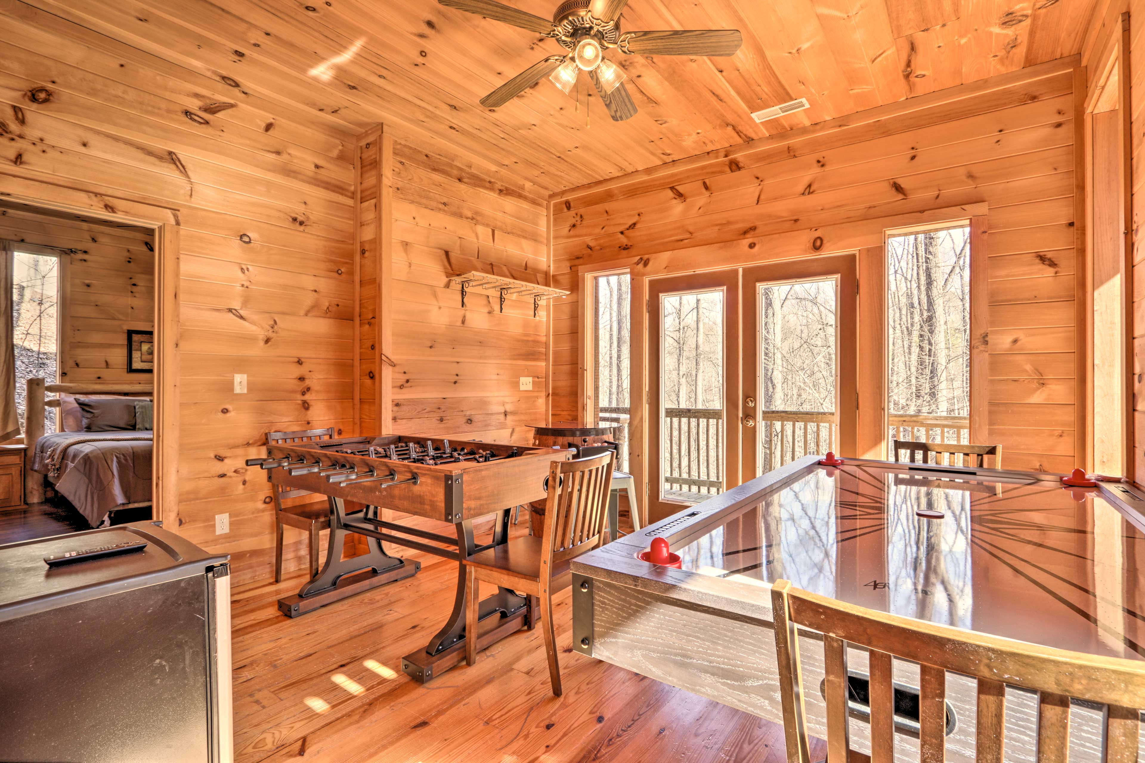 Property Image 2 - Spacious Cabin w/ Private Hot Tub & Game Room!
