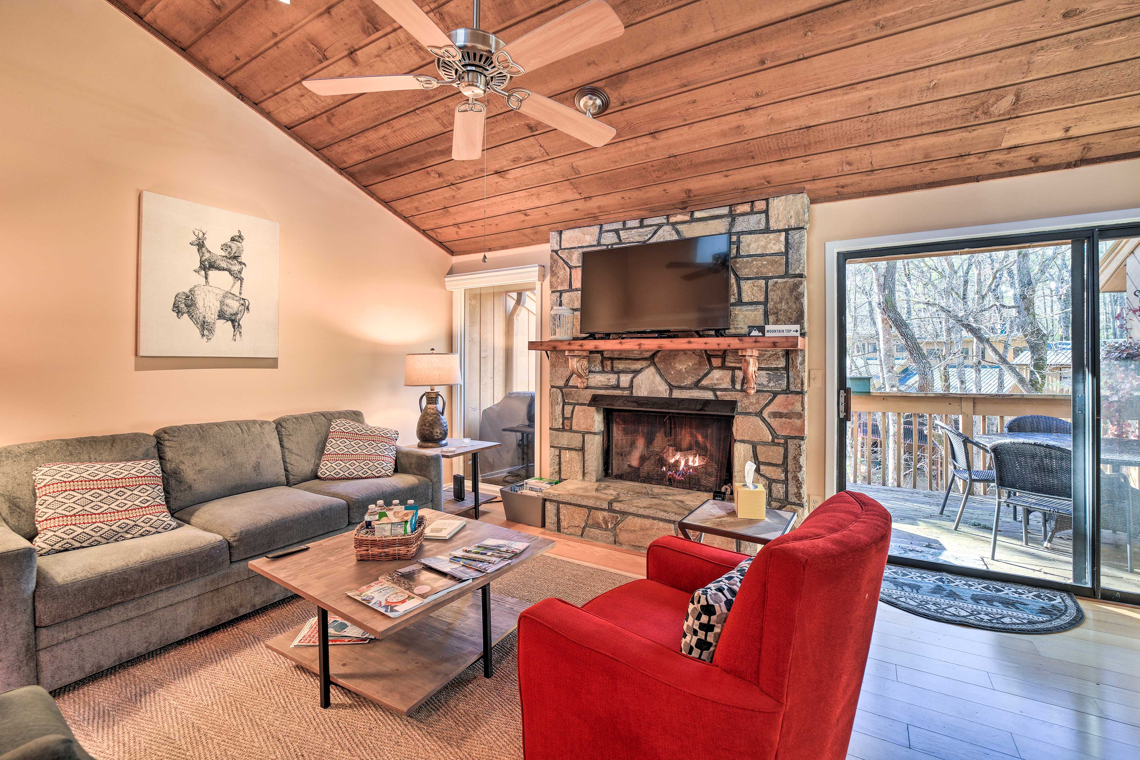 Sunny Sapphire Townhome w/ Resort Amenities!