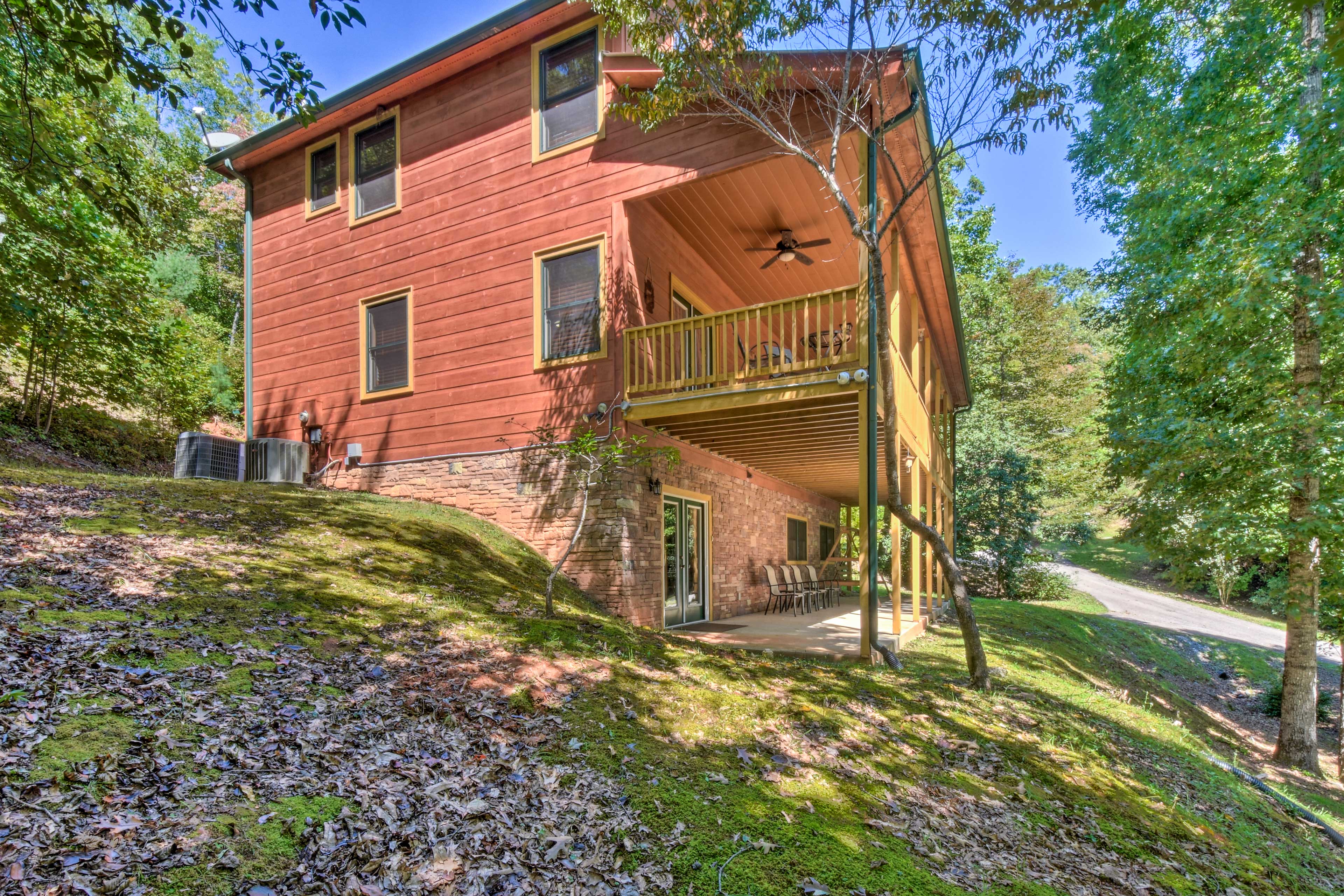 Property Image 2 - Lavish Hiawassee Cabin - Great for Families!