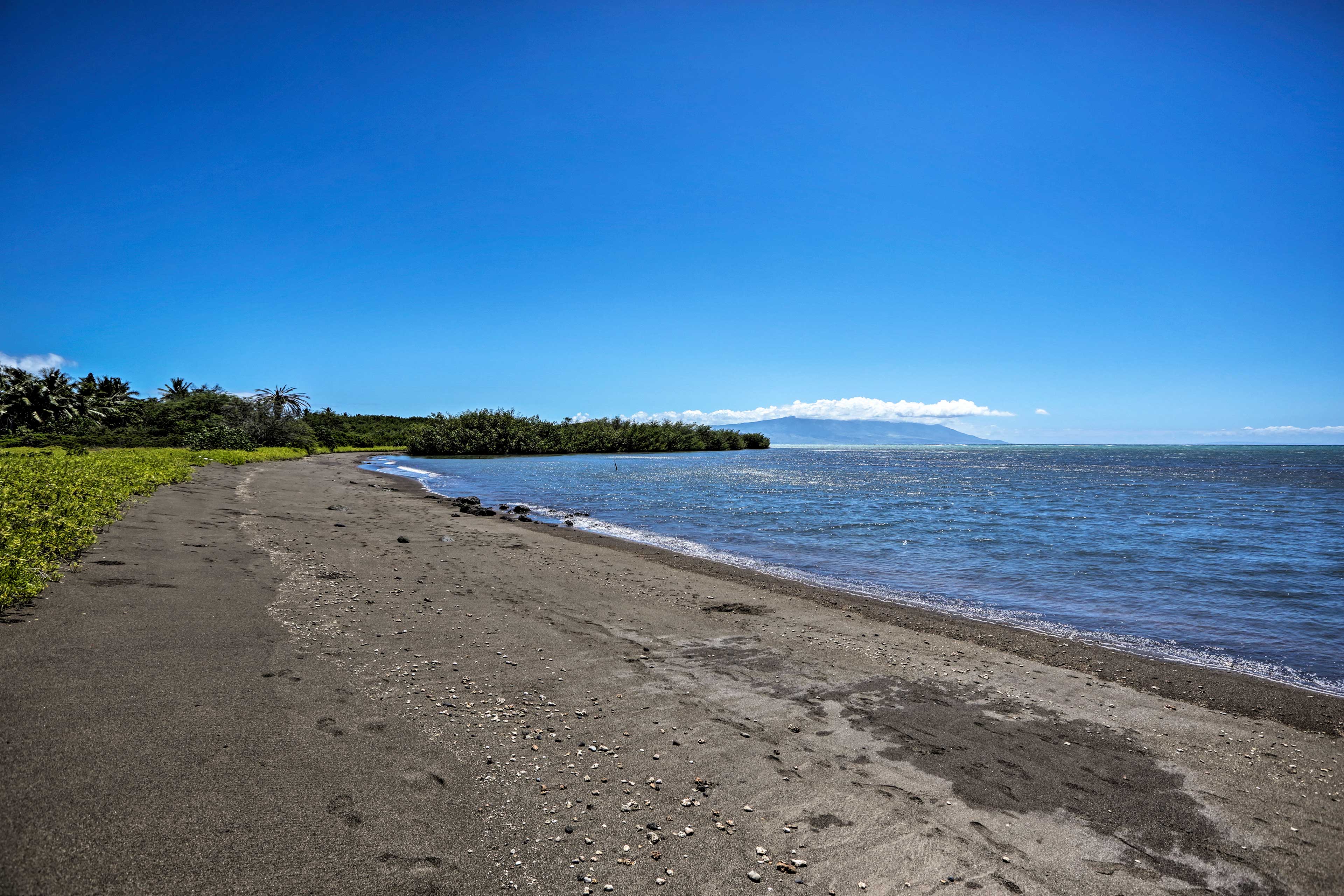 High-End Resort Condo Nestled on Molokai Shoreline