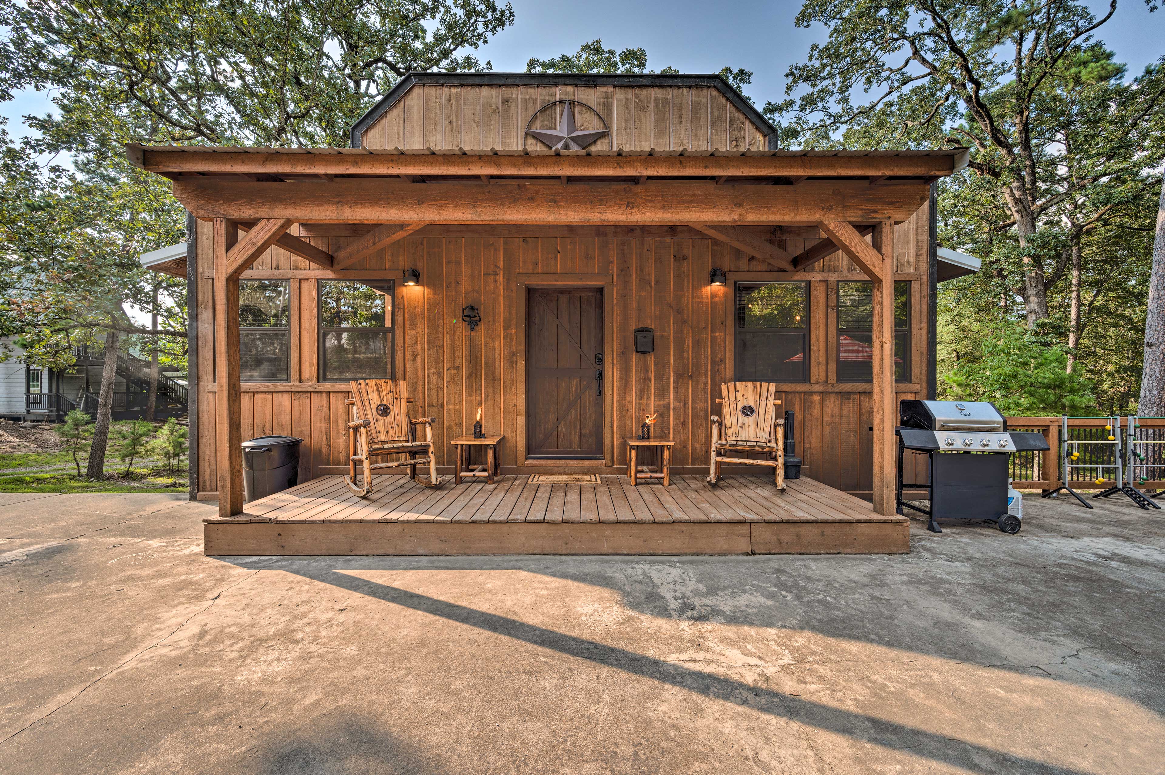 Property Image 1 - ’Western Daze’ Broken Bow Cabin in Hochatown!