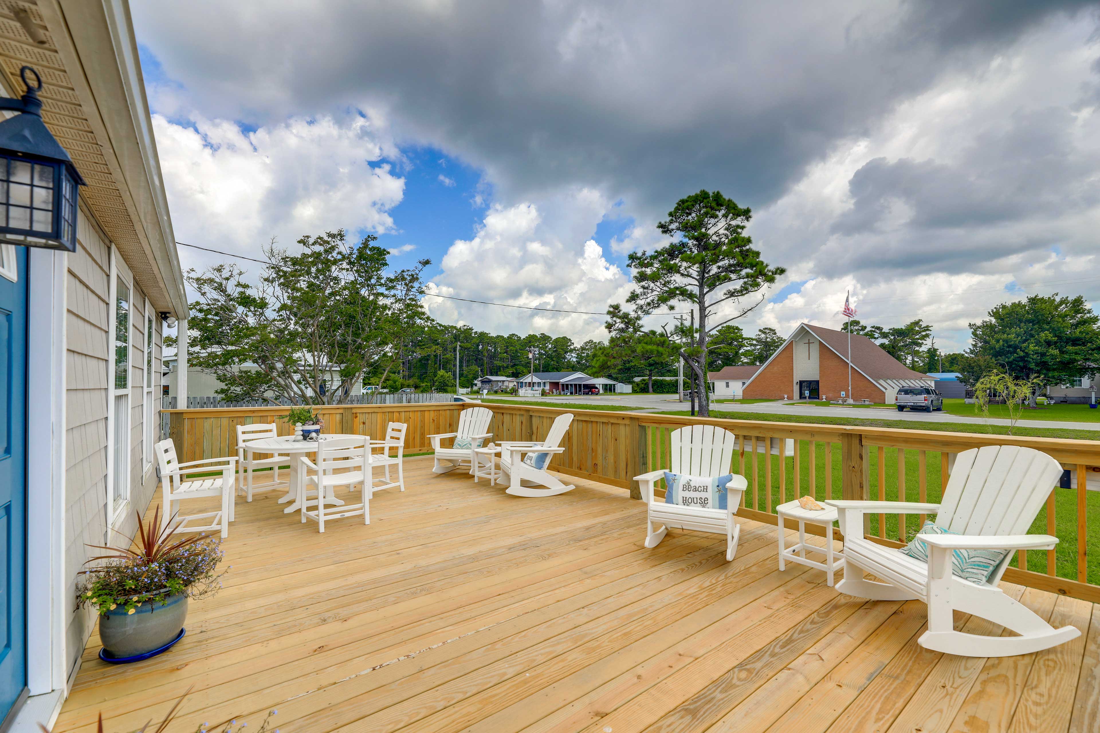 Property Image 1 - ’The Willowberry House’ with Deck & Grill!