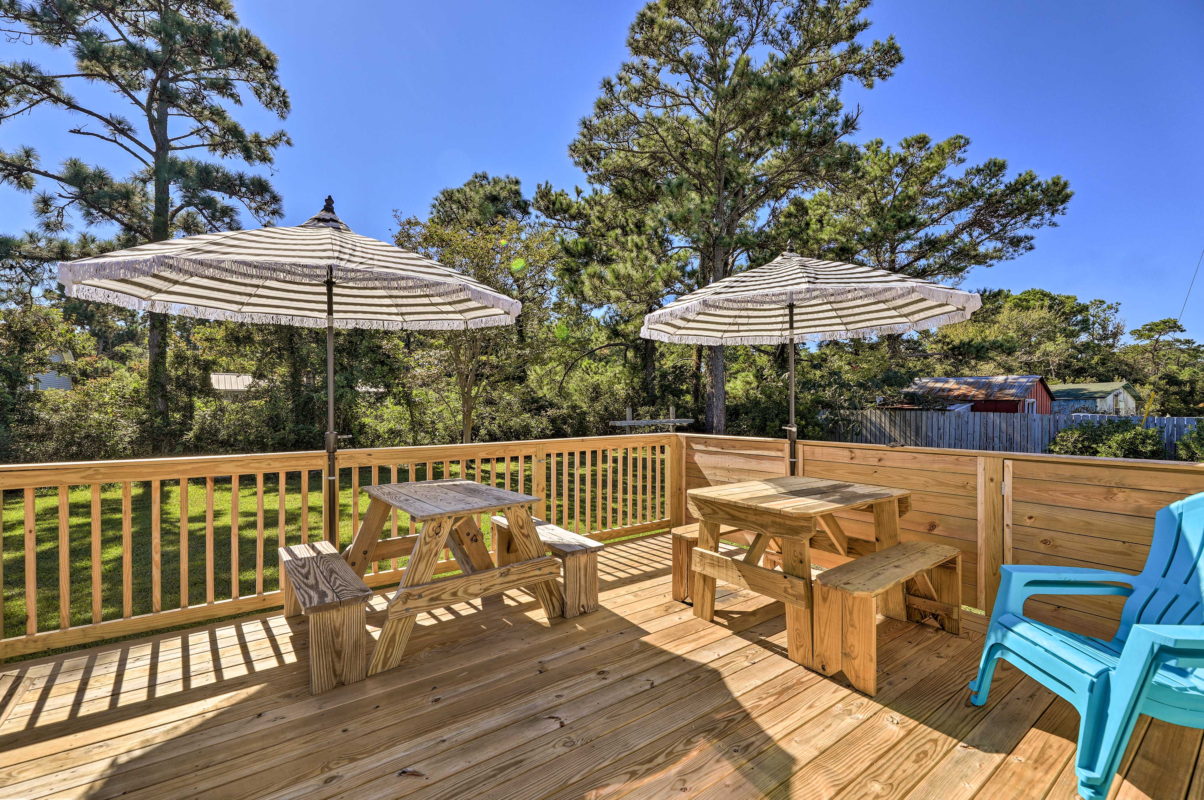 'The Willowberry House' with Deck & Grill!