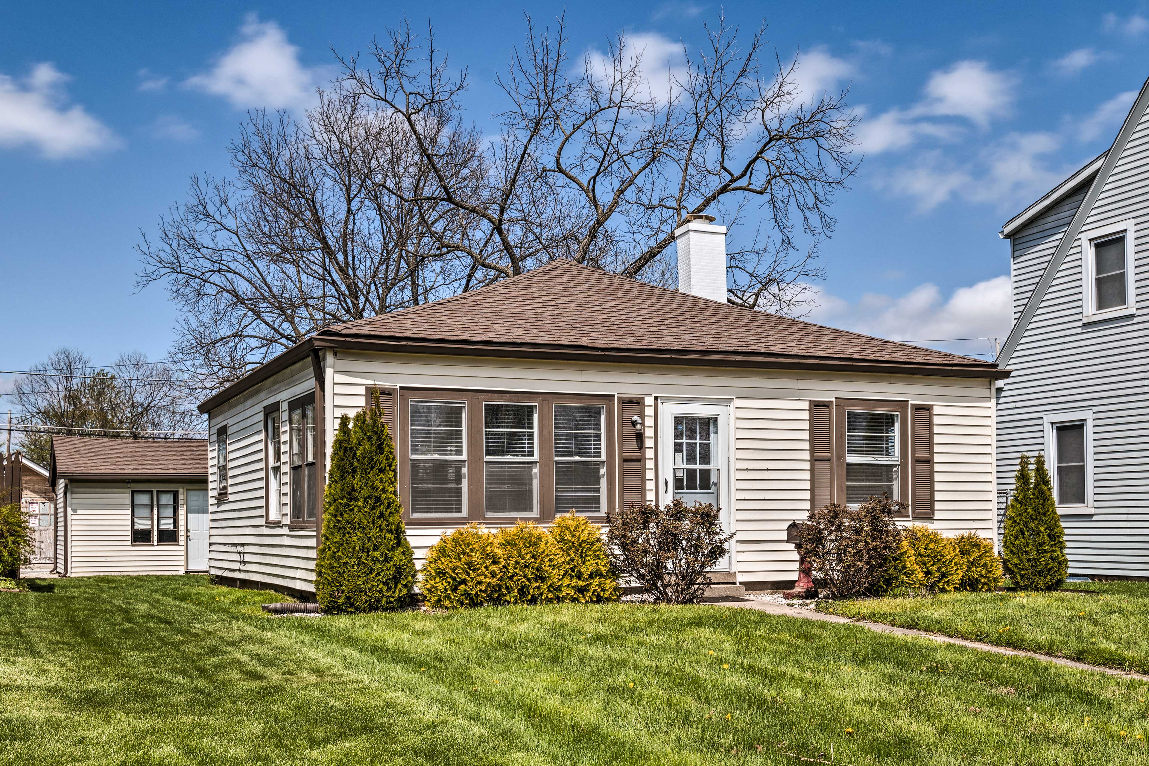 Home w/ Yard Walk to IMS & Speedway Main St! Home Rental in Speedway