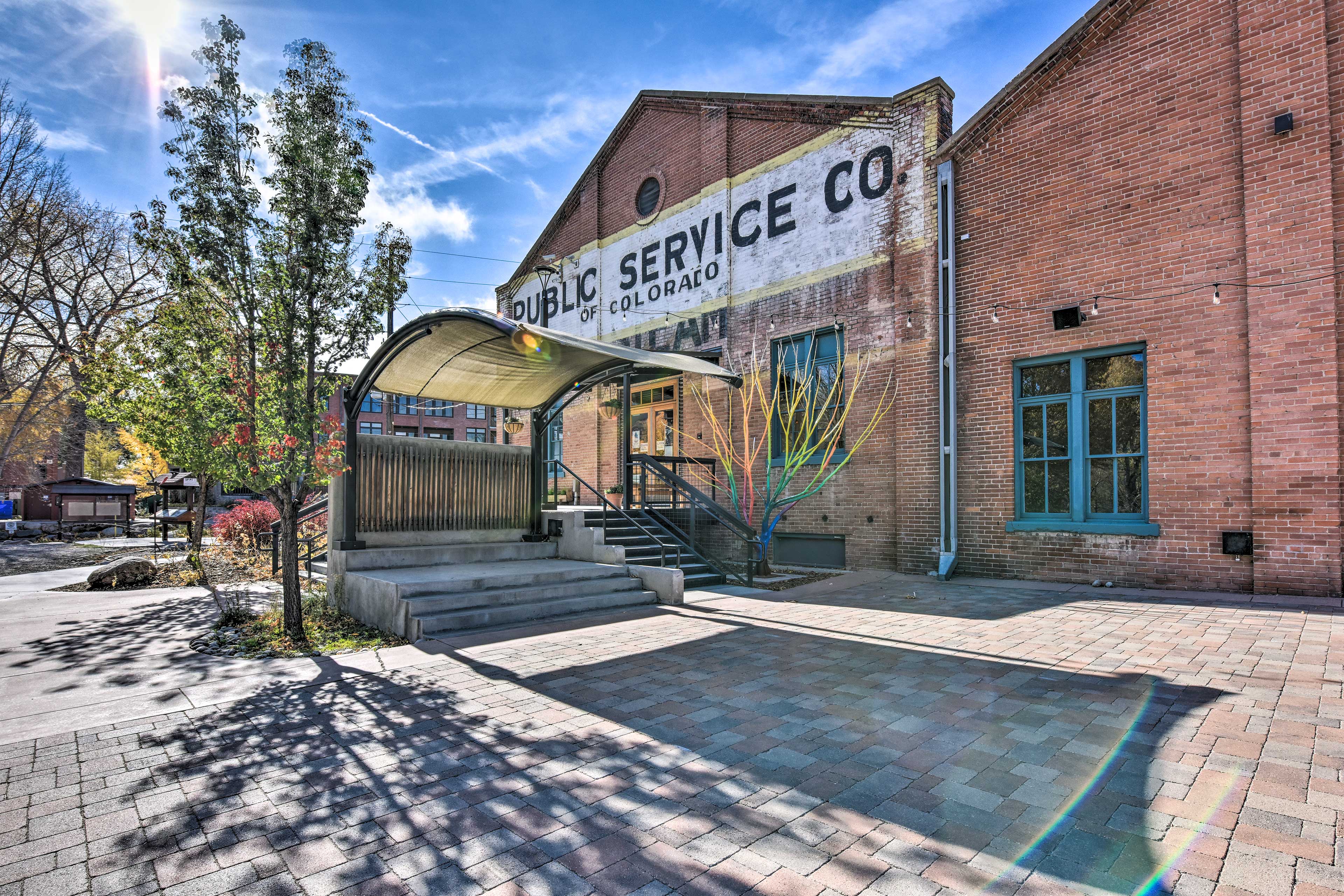 Walk to Arkansas River: Historic Palace Loft!