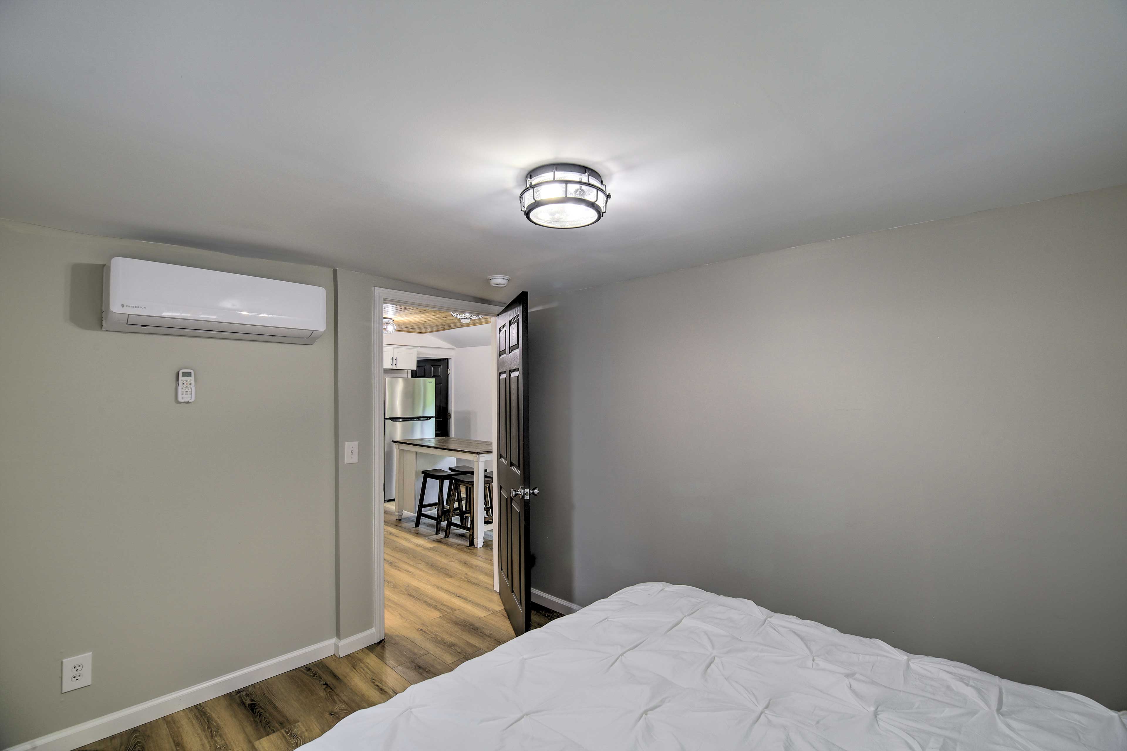 Updated Bristol Retreat ~ 2 Miles to Downtown!