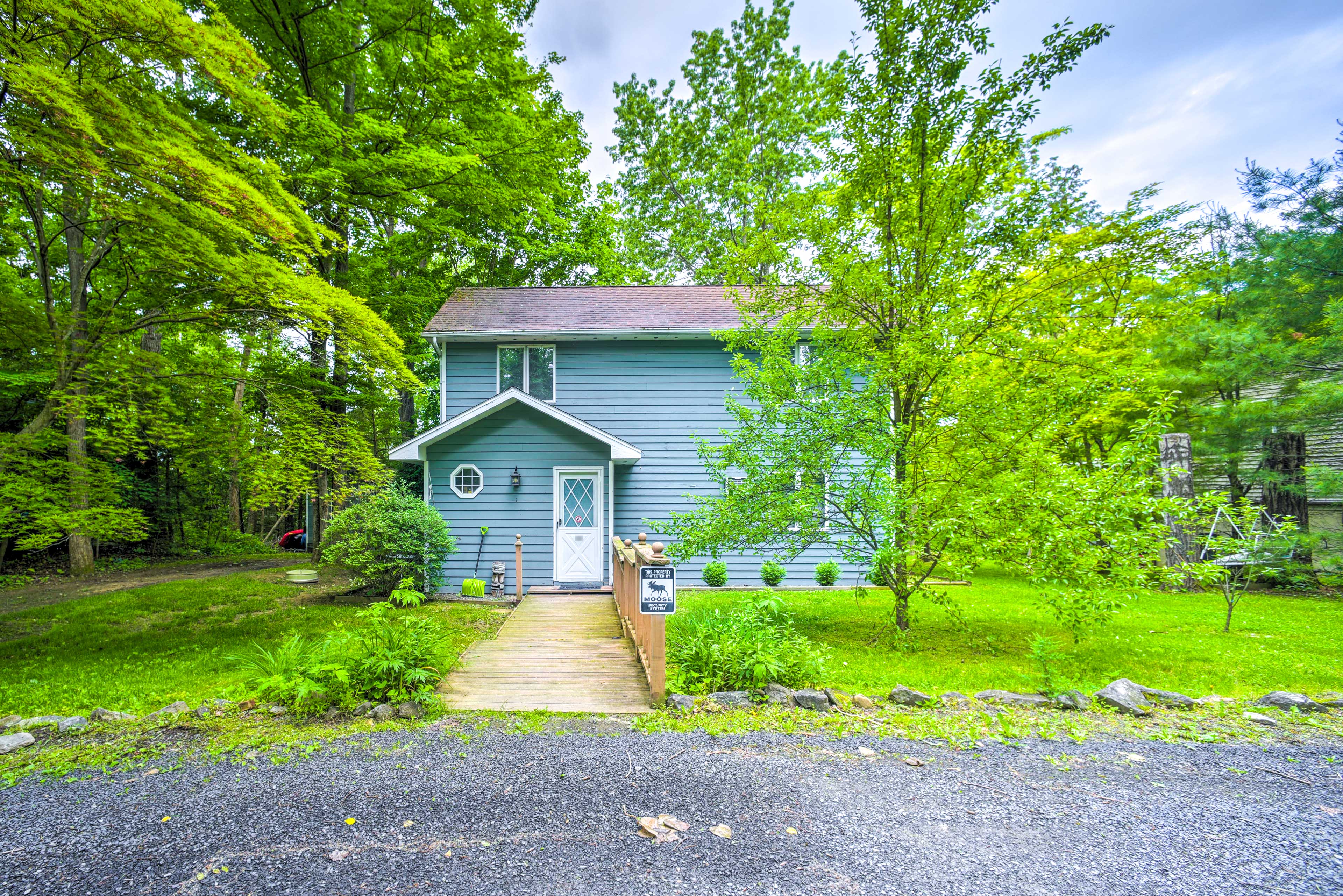 Property Image 2 - Cozy Retreat w/ Hot Tub, on Sleepy Hollow Lake!