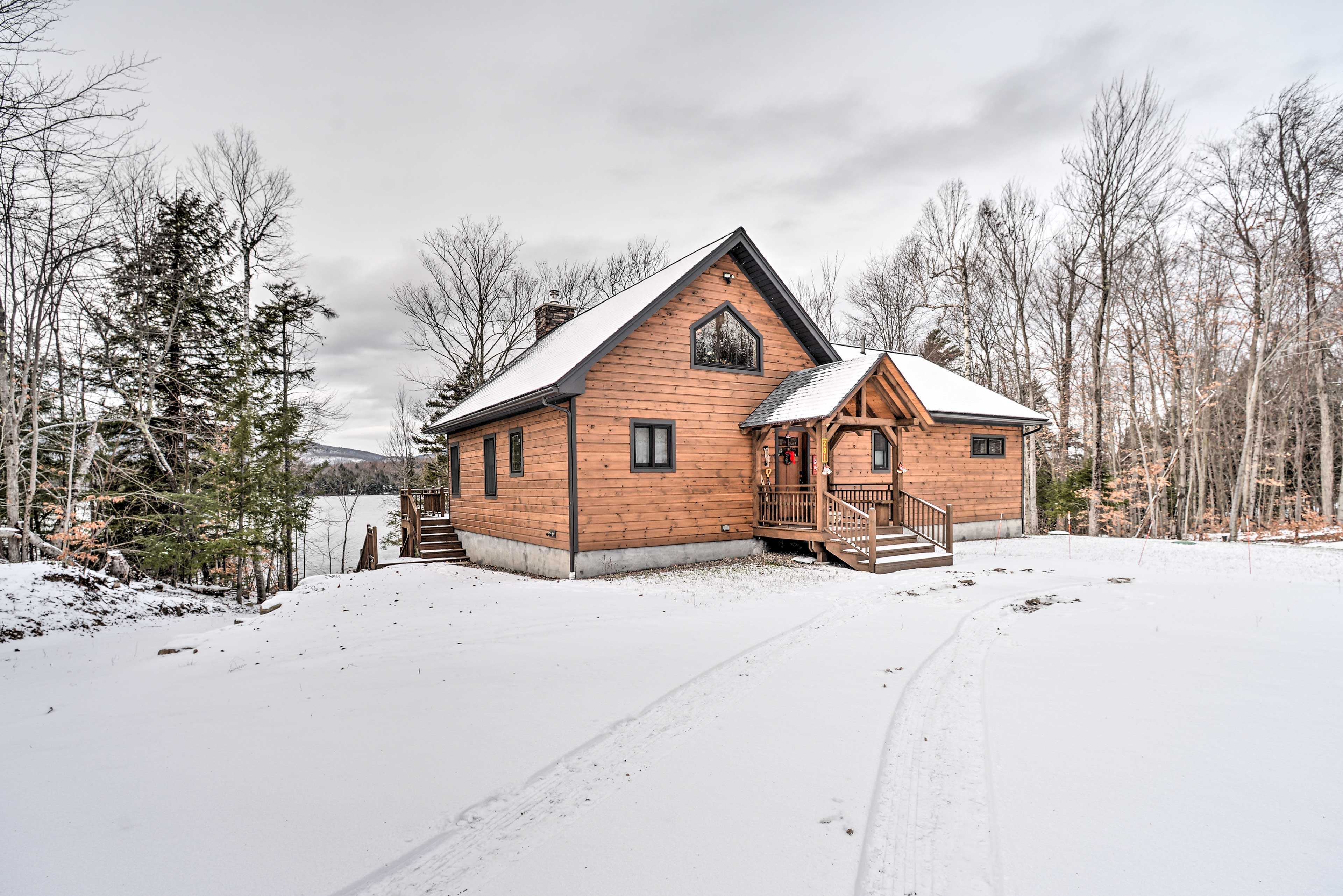 Spacious Cabin on Silver Lake: Hike & Ski!