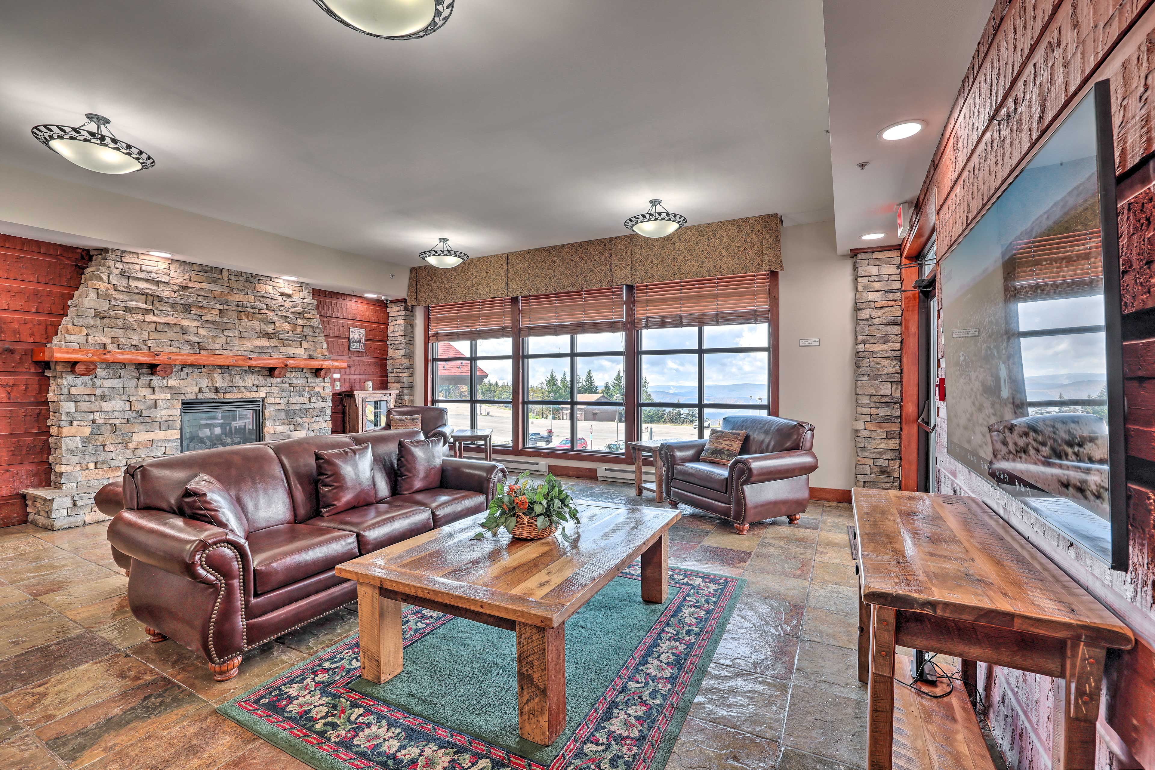 Ski-In/Out Condo in Snowshoe Mountain Resort!