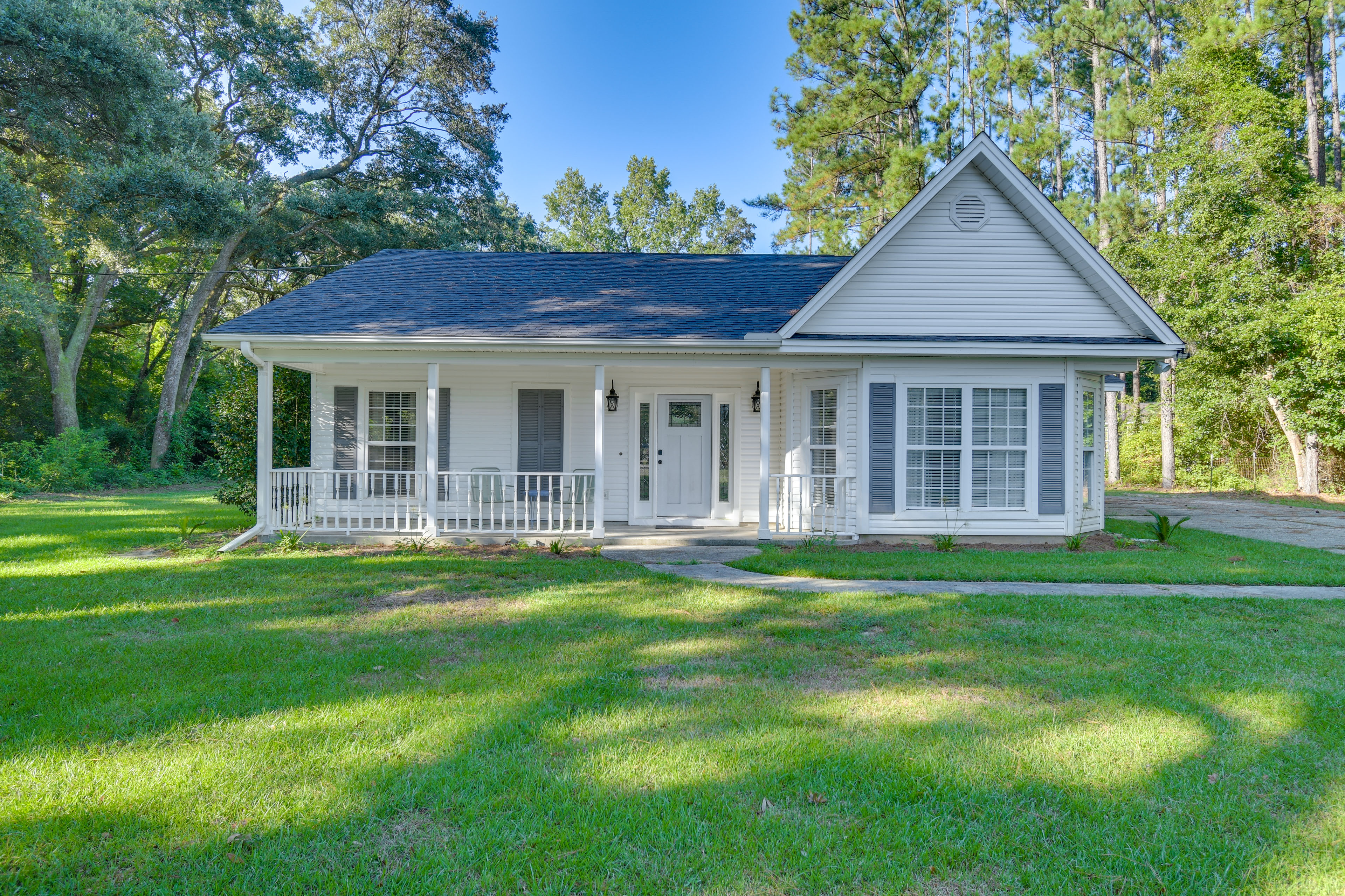 Property Image 1 - Peaceful Fairhope Cottage w/ Covered Patio!