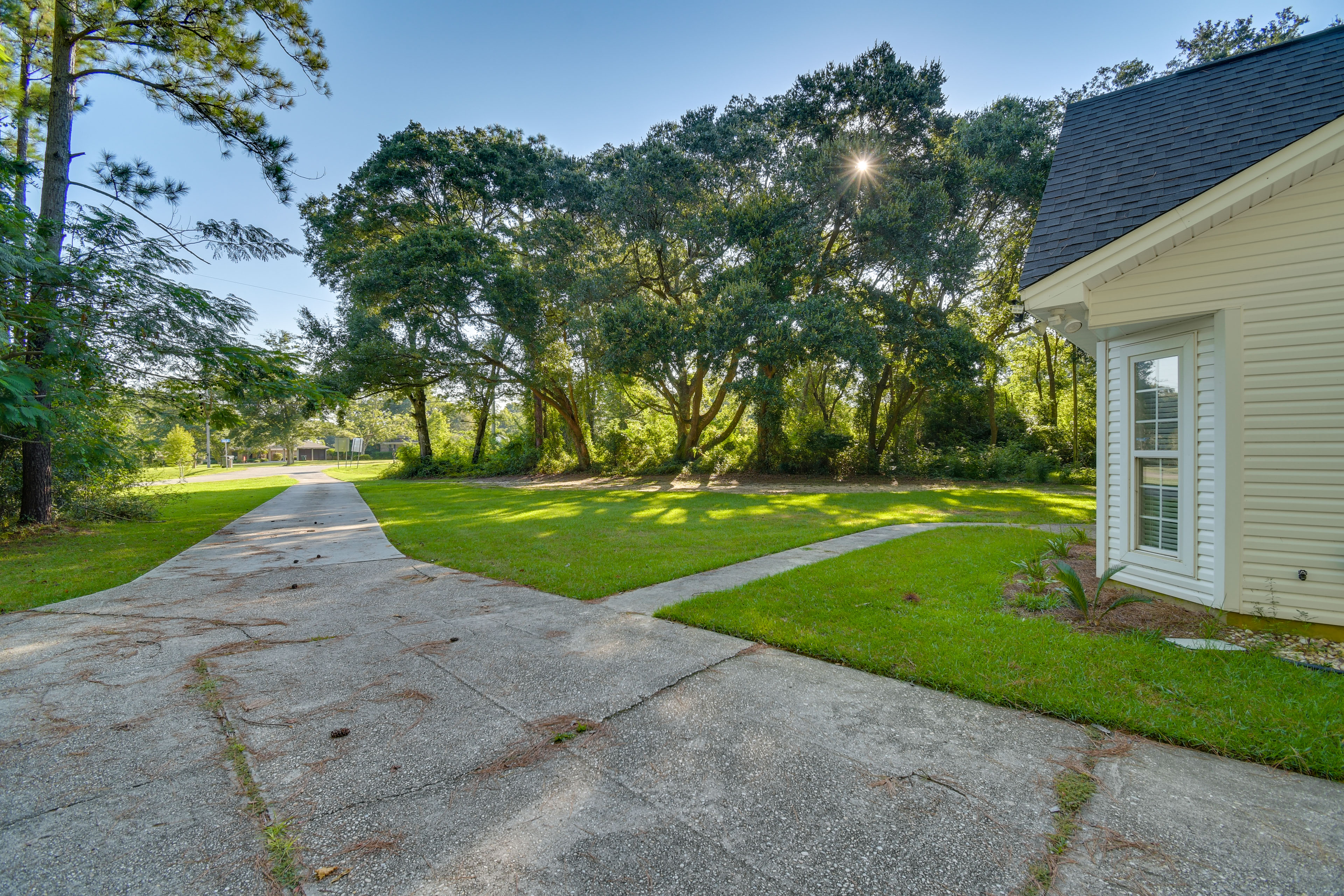 Property Image 1 - Peaceful Fairhope Cottage w/ Covered Patio!