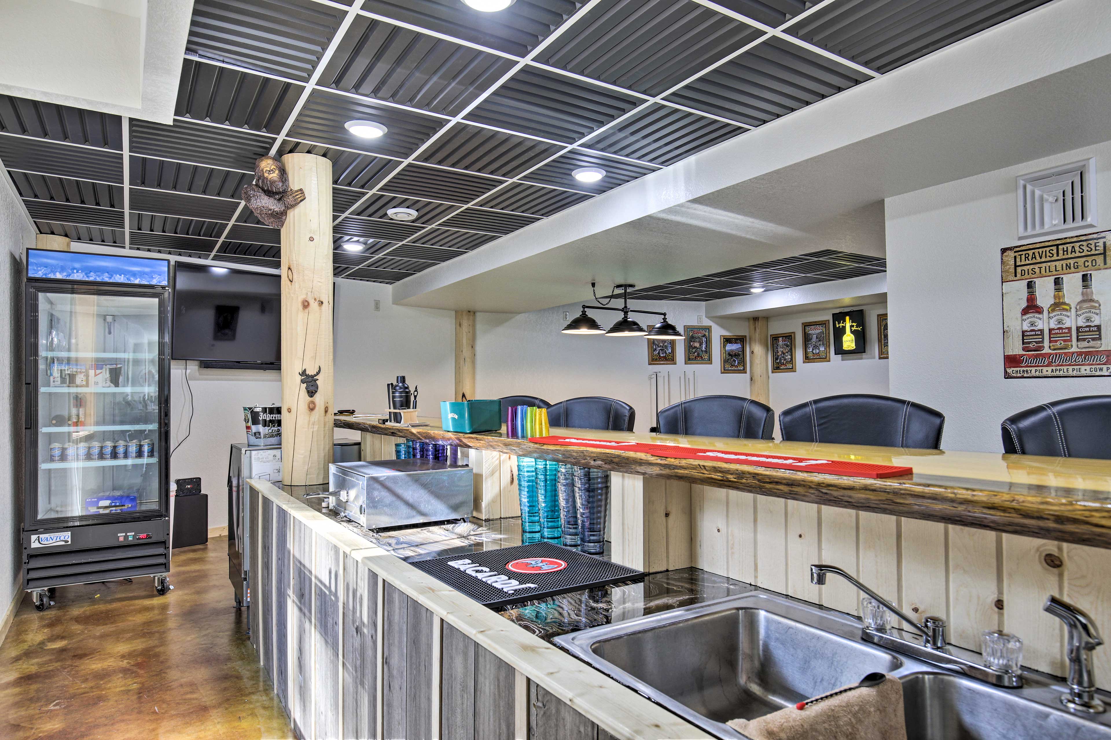 Spacious Hurley Home w/ Game Room Near Lakes