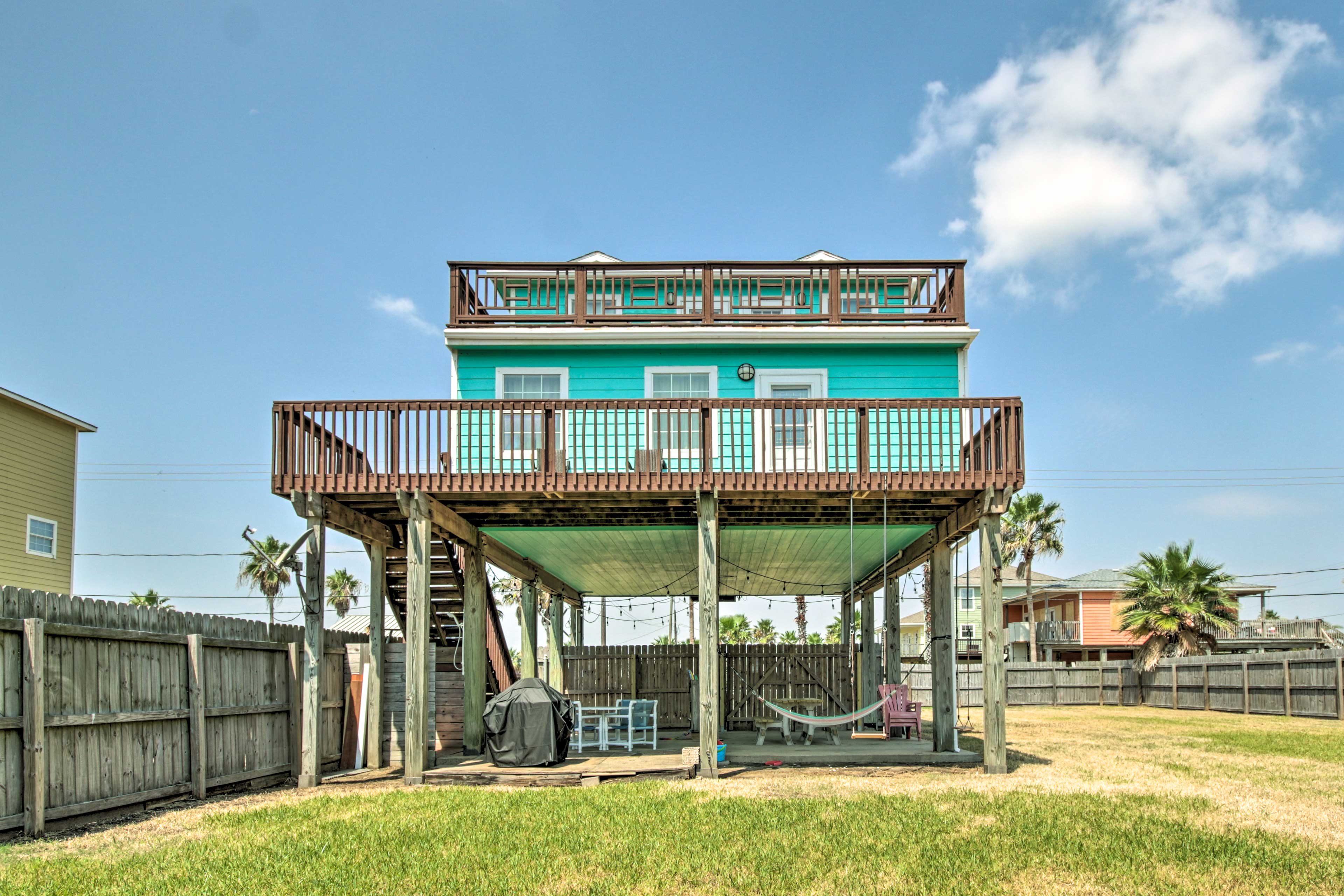 Property Image 2 - Surfside Retreat Steps to Beach & Local Eats!
