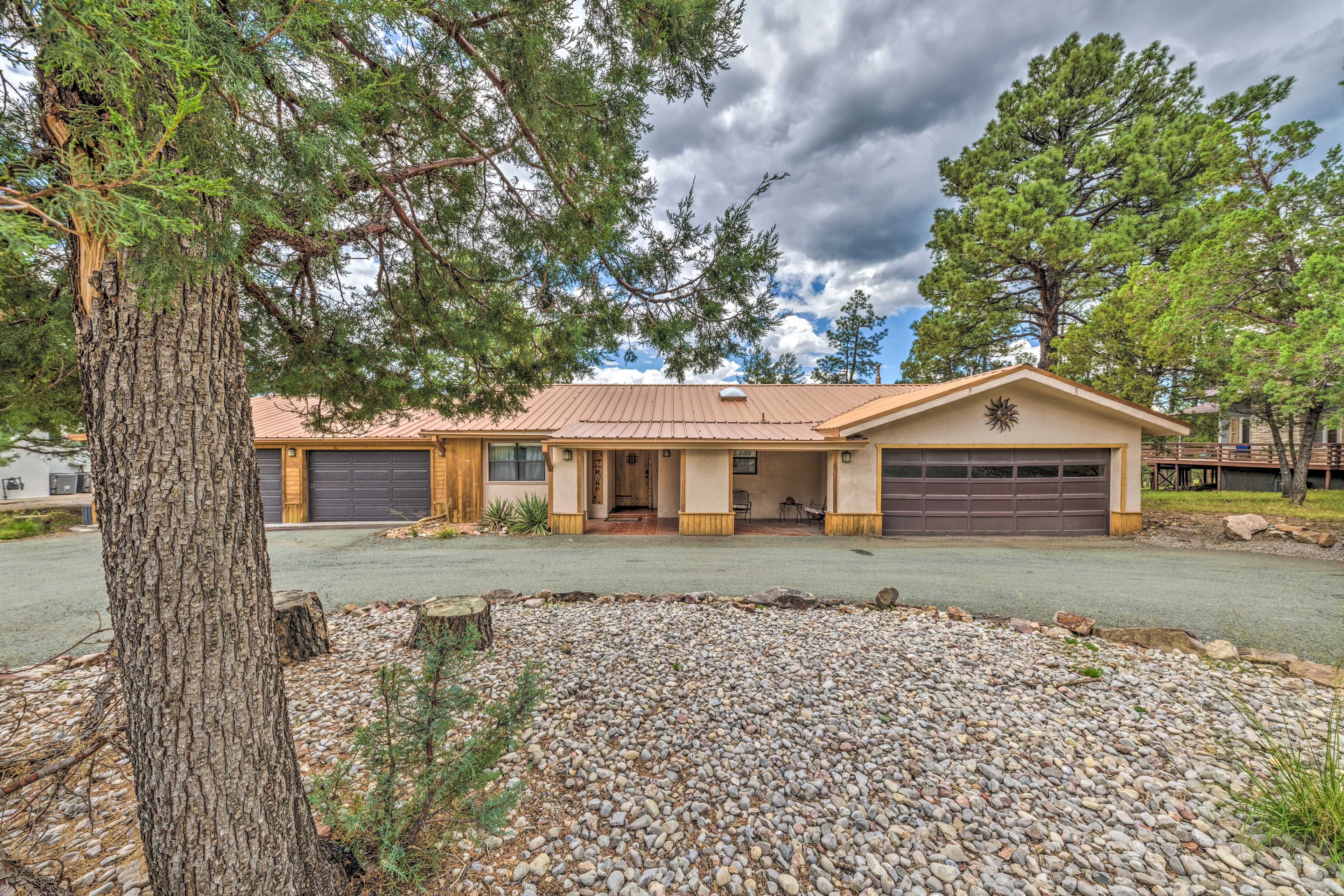 Property Image 2 - Spacious Ruidoso Home w/ Hot Tub & Fireplaces