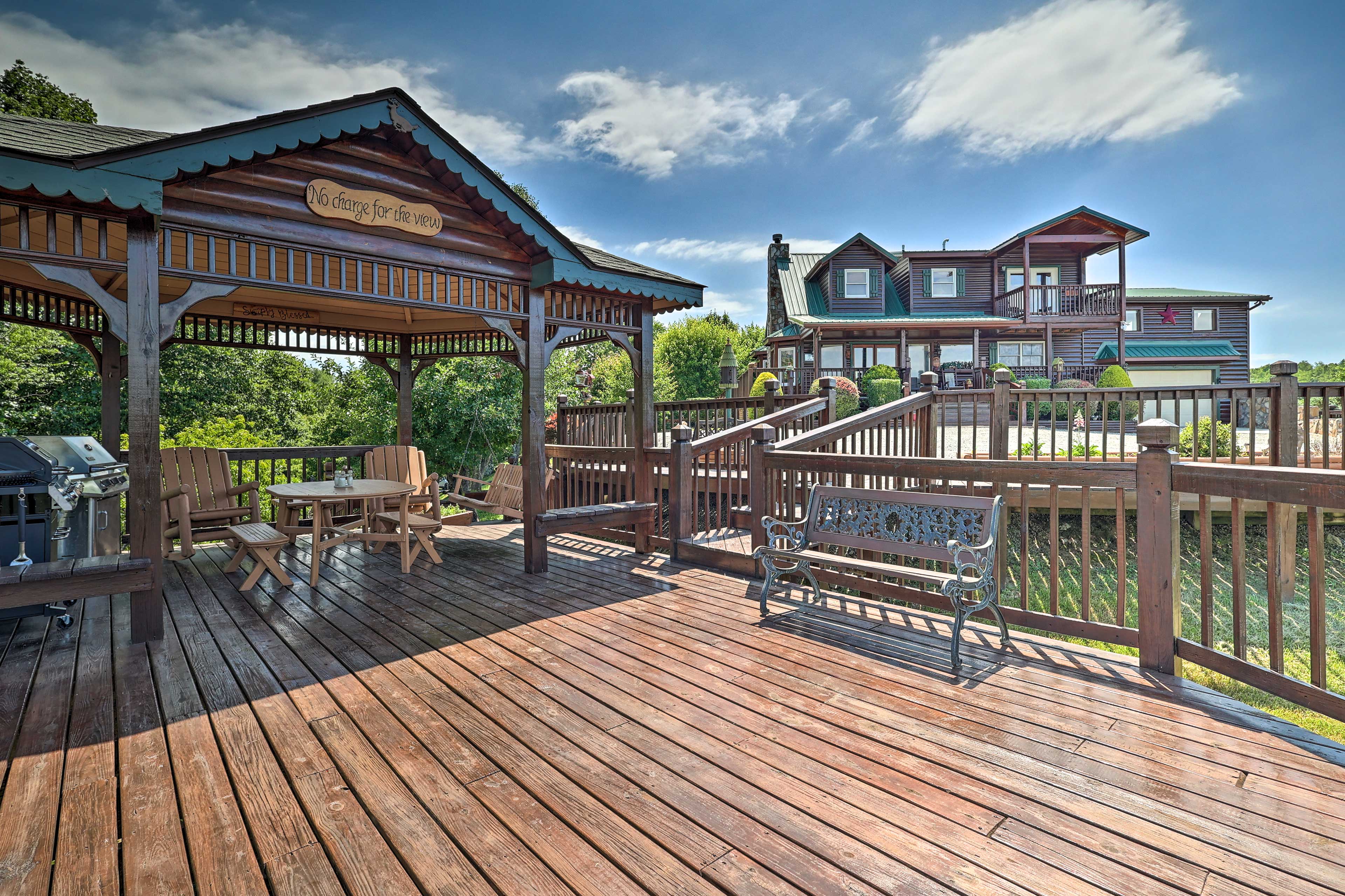 Property Image 1 - Rustic Piney Creek Cabin: Wraparound Porch + Views