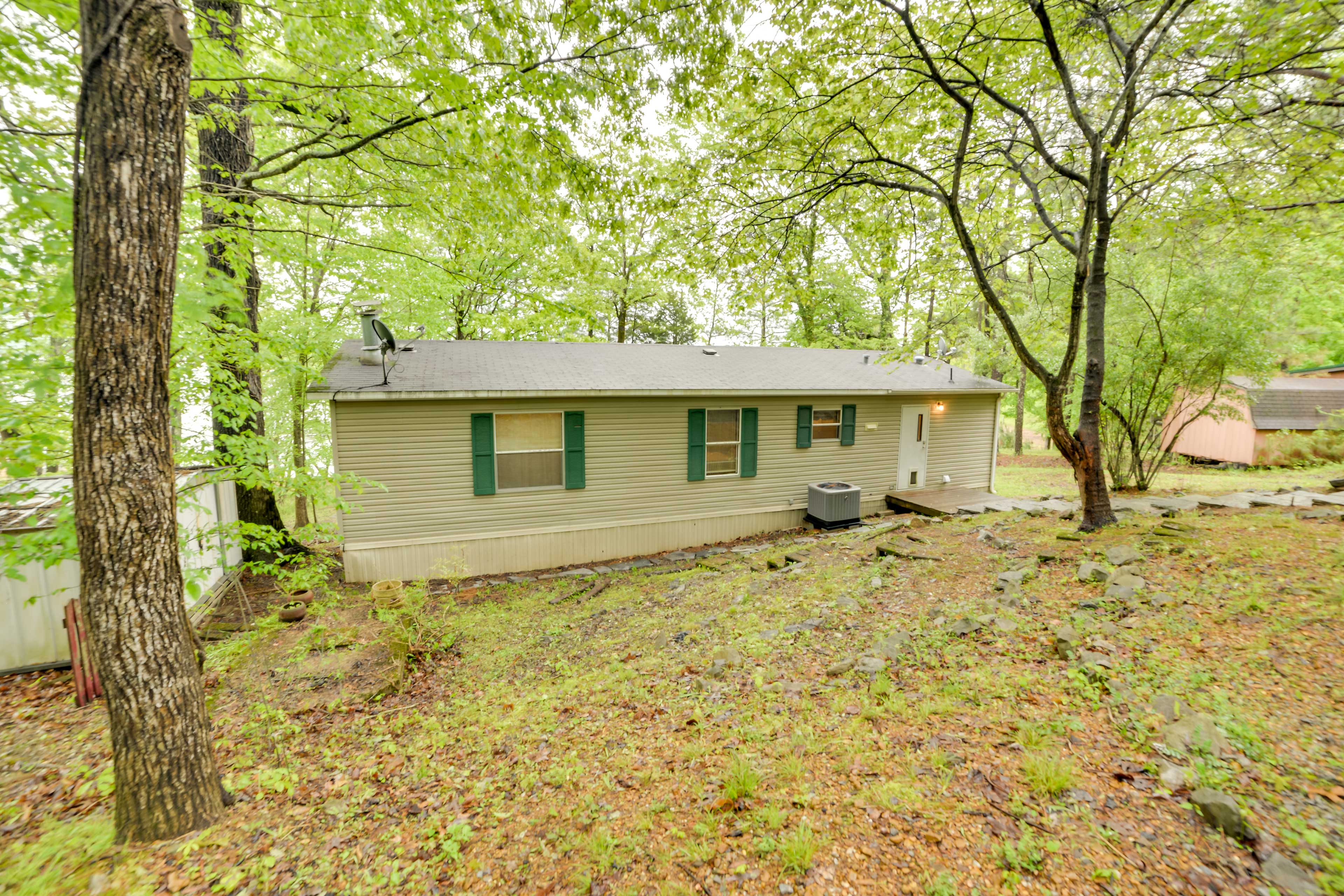 Property Image 2 - Kentucky Lakeside Home w/ Deck - 20 Mi to LBL!