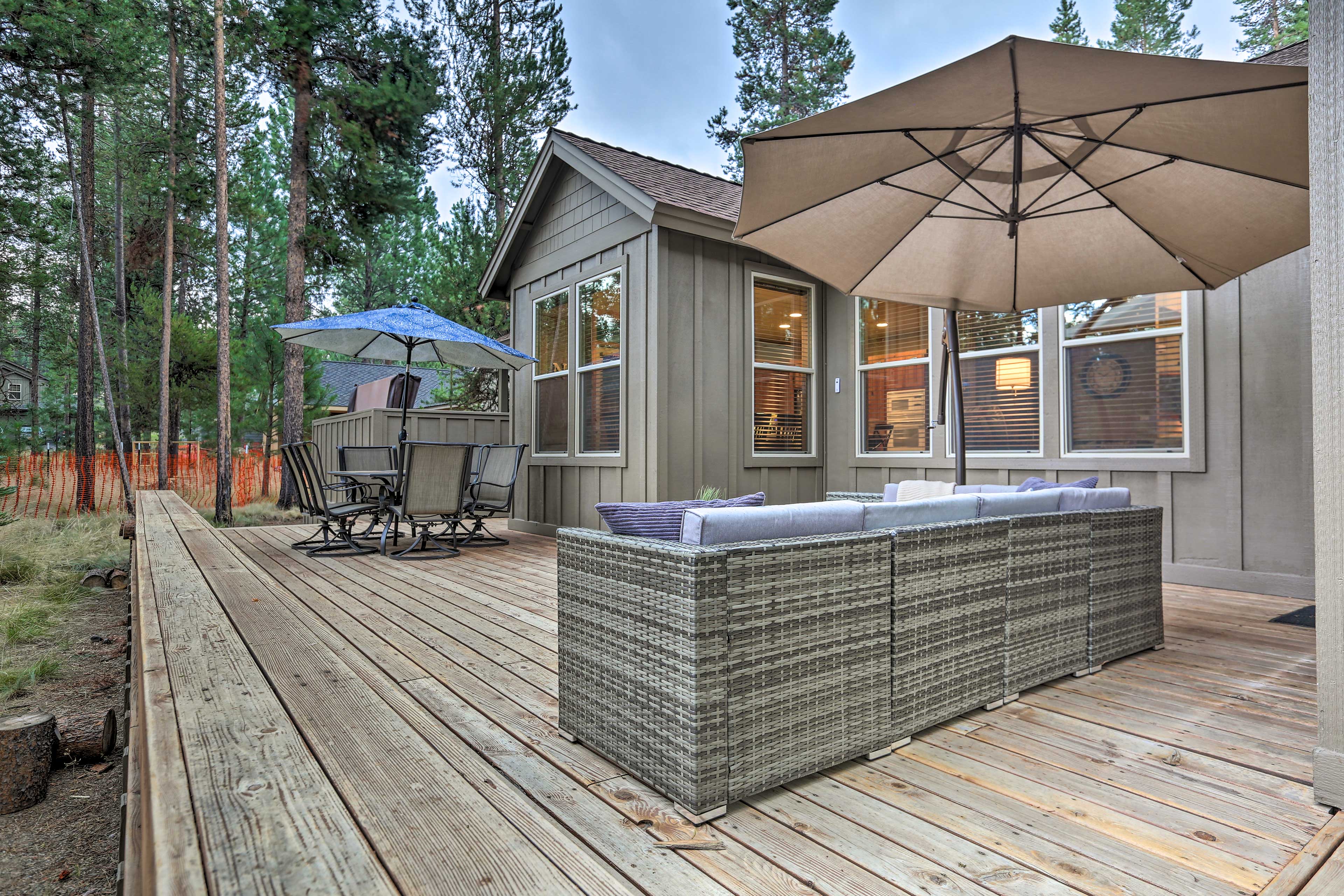 Property Image 2 - Spacious Sunriver Home w/ Hot Tub & Gas Grill