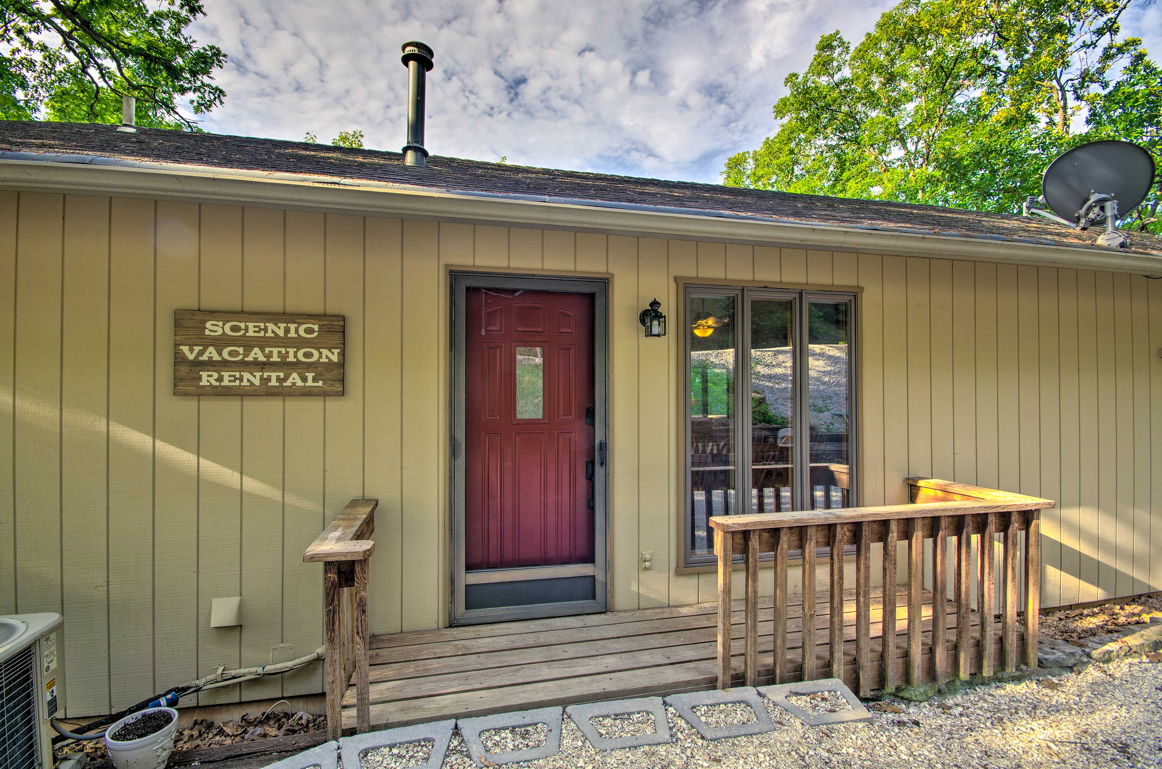 Private Boat Dock: Lakefront Eldon Home!
