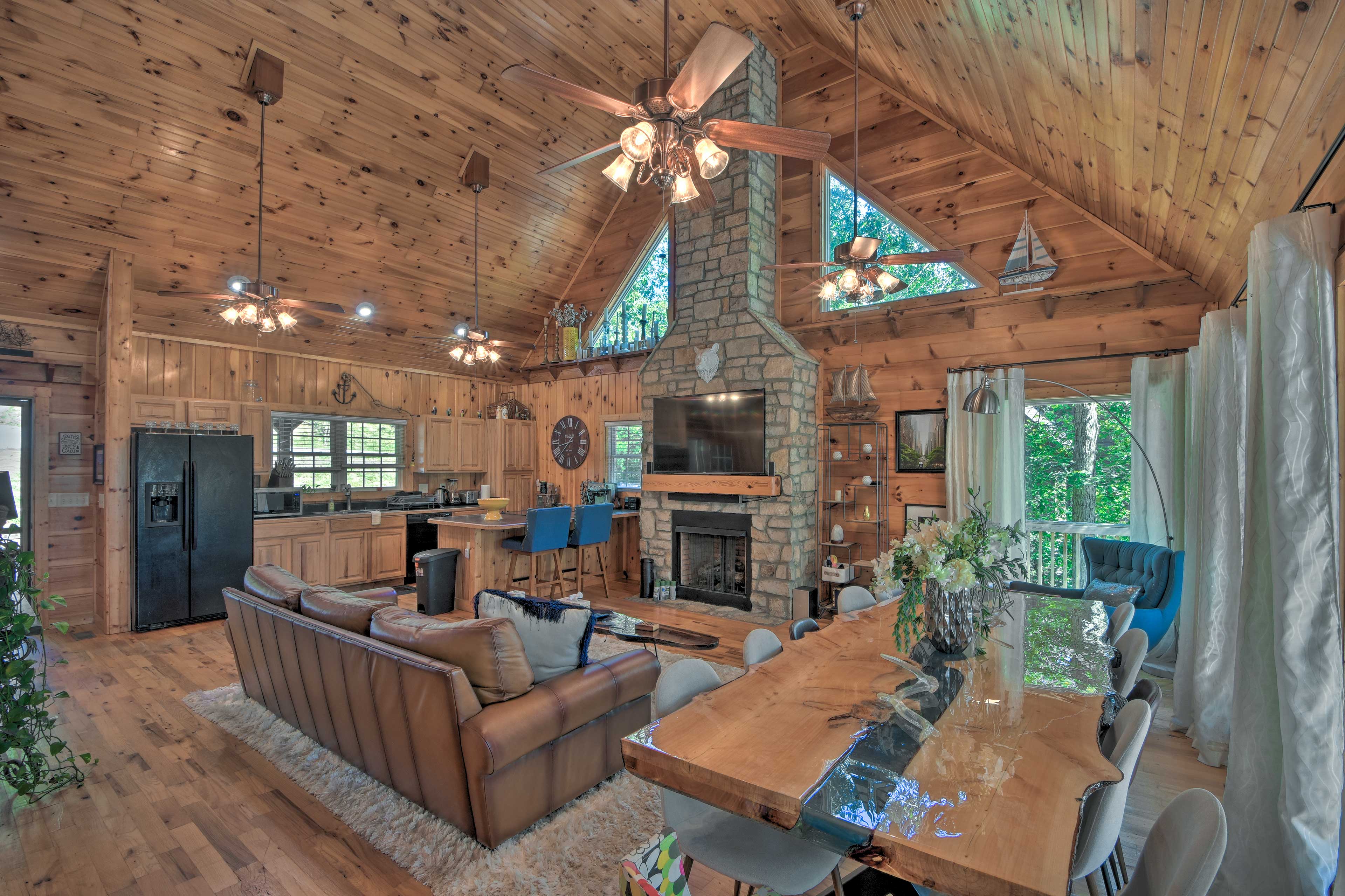 Property Image 1 - Lovely Lake Hartwell Retreat: Dock, Deck & Grill!