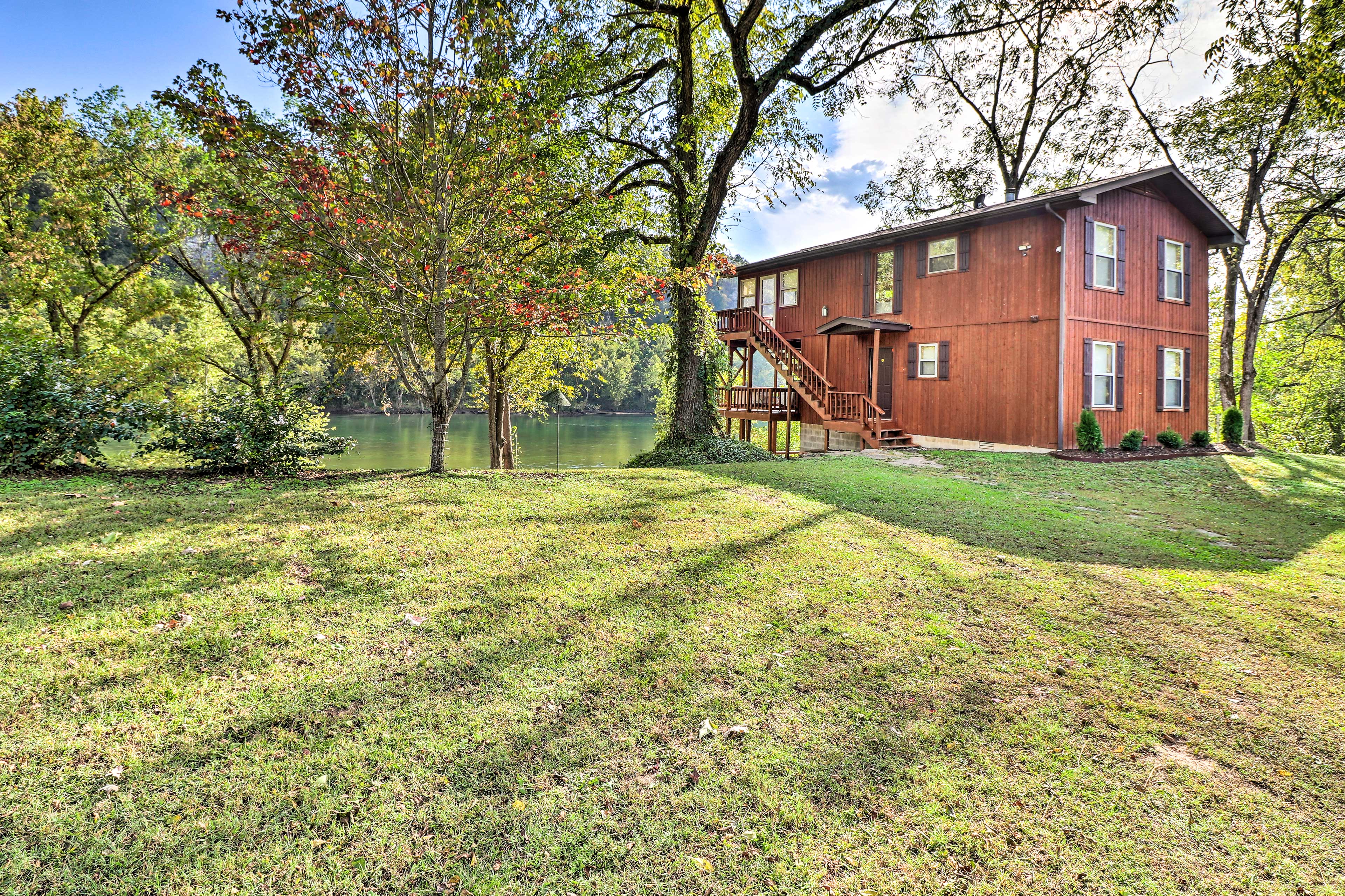 Private Riverfront Home on the White River!