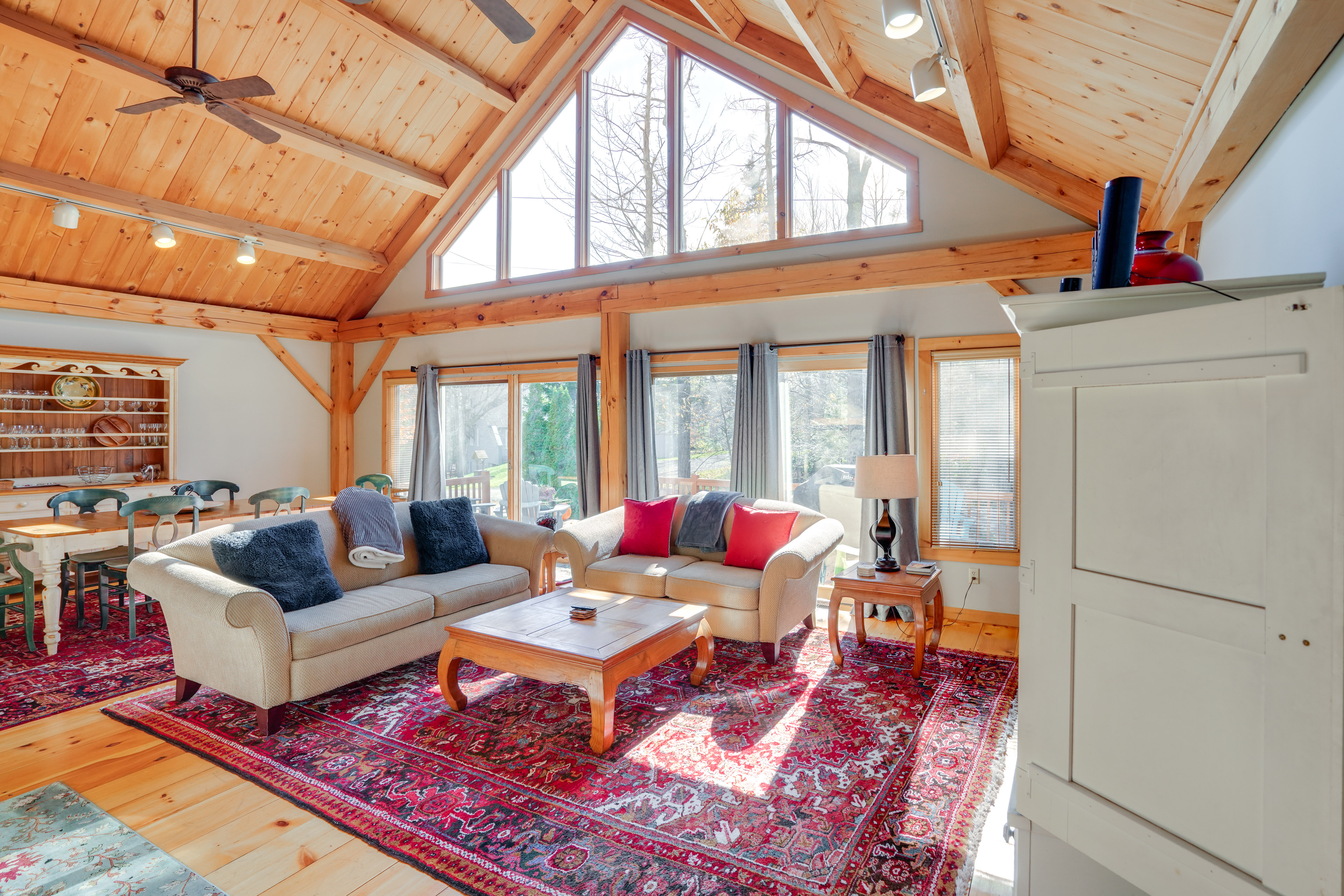 1 Mi to Mt Snow: 'Luna Stella' Home w/ Fireplace
