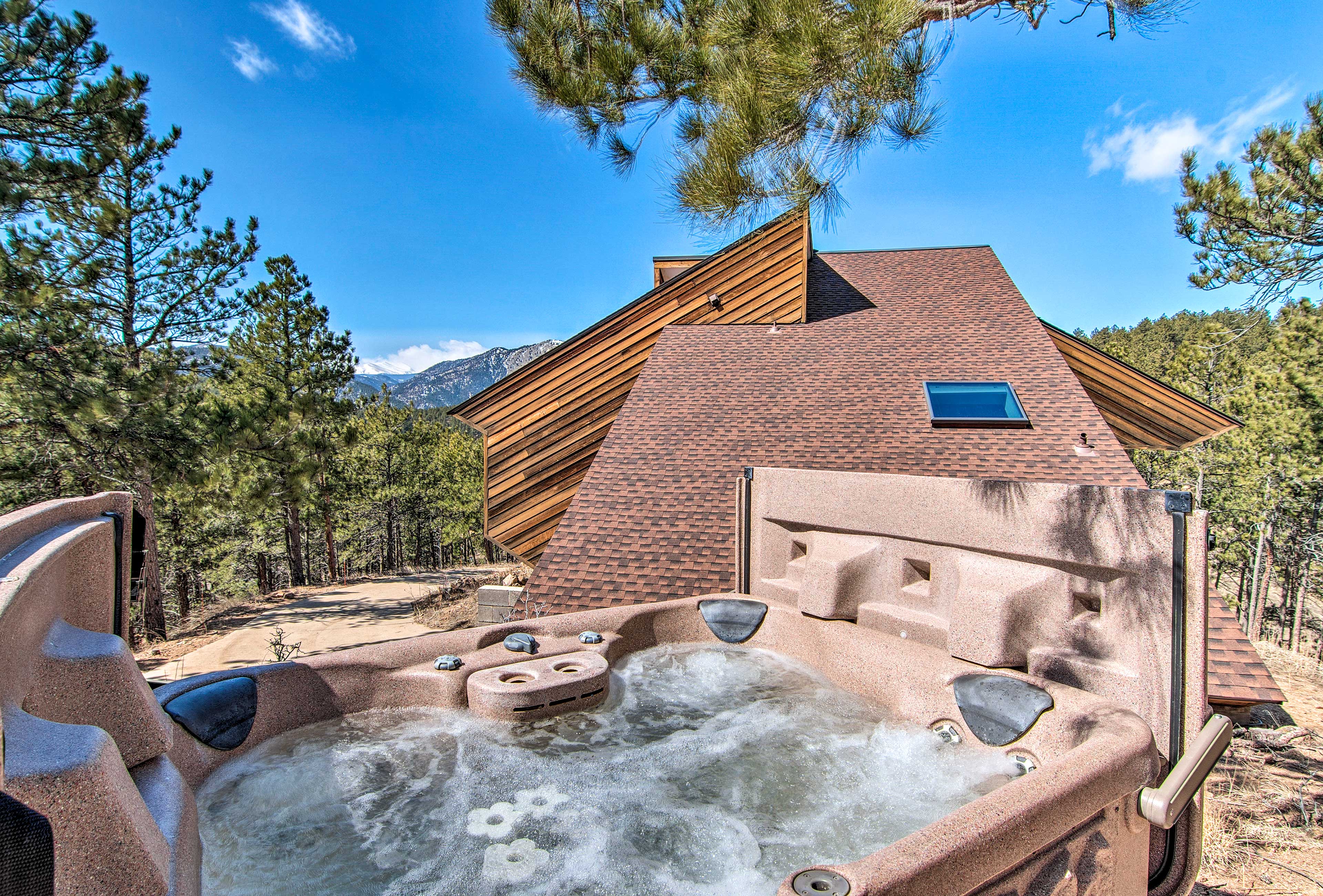 Property Image 2 - Luxe Boulder ’Barrett House’ on Mtn Peak w/Hot Tub