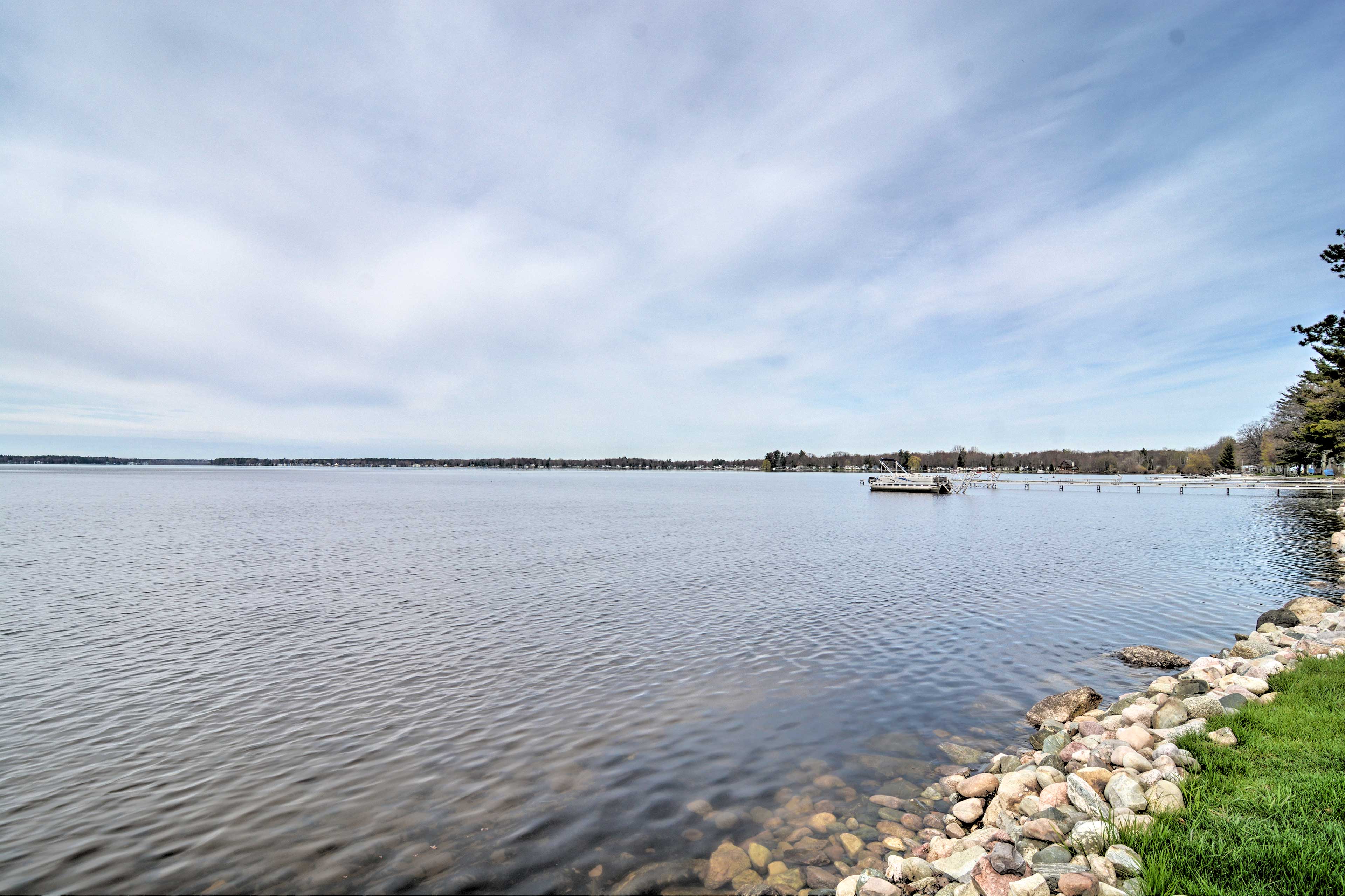 Property Image 2 - Lakefront Cadillac Home w/ Dock, Fire Pit & Grill!