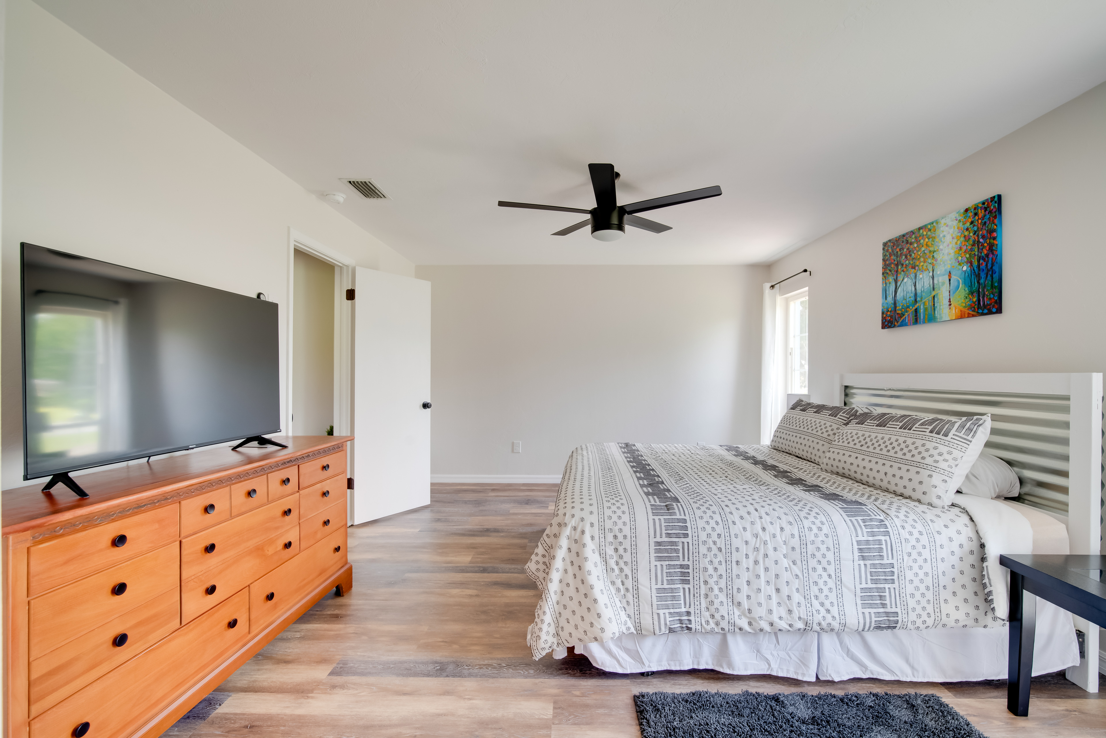 Walk to Lake: Geataway w/ Yard in Inverness