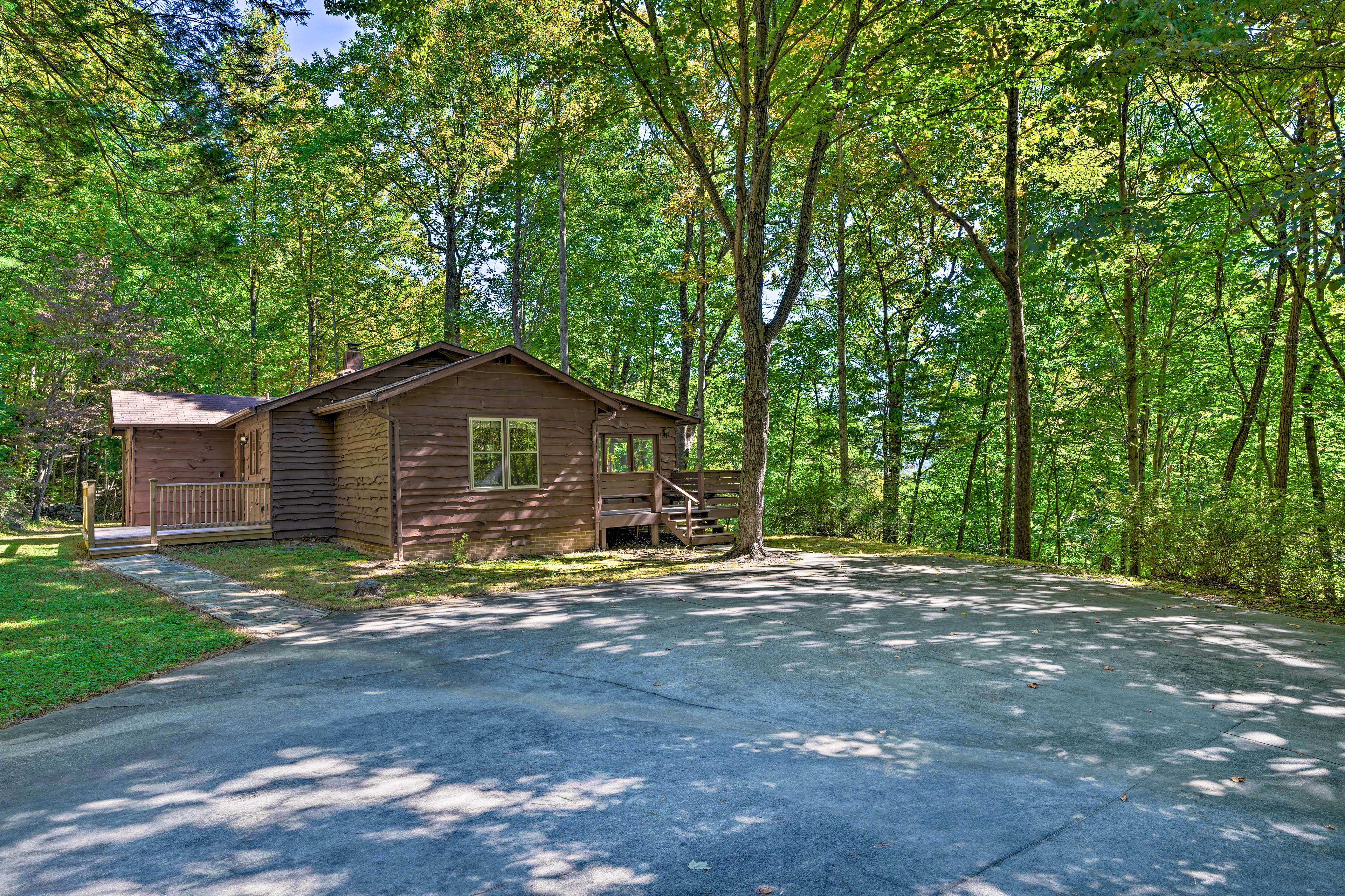 Peaceful Moravian Falls Cabin Near Fishing!