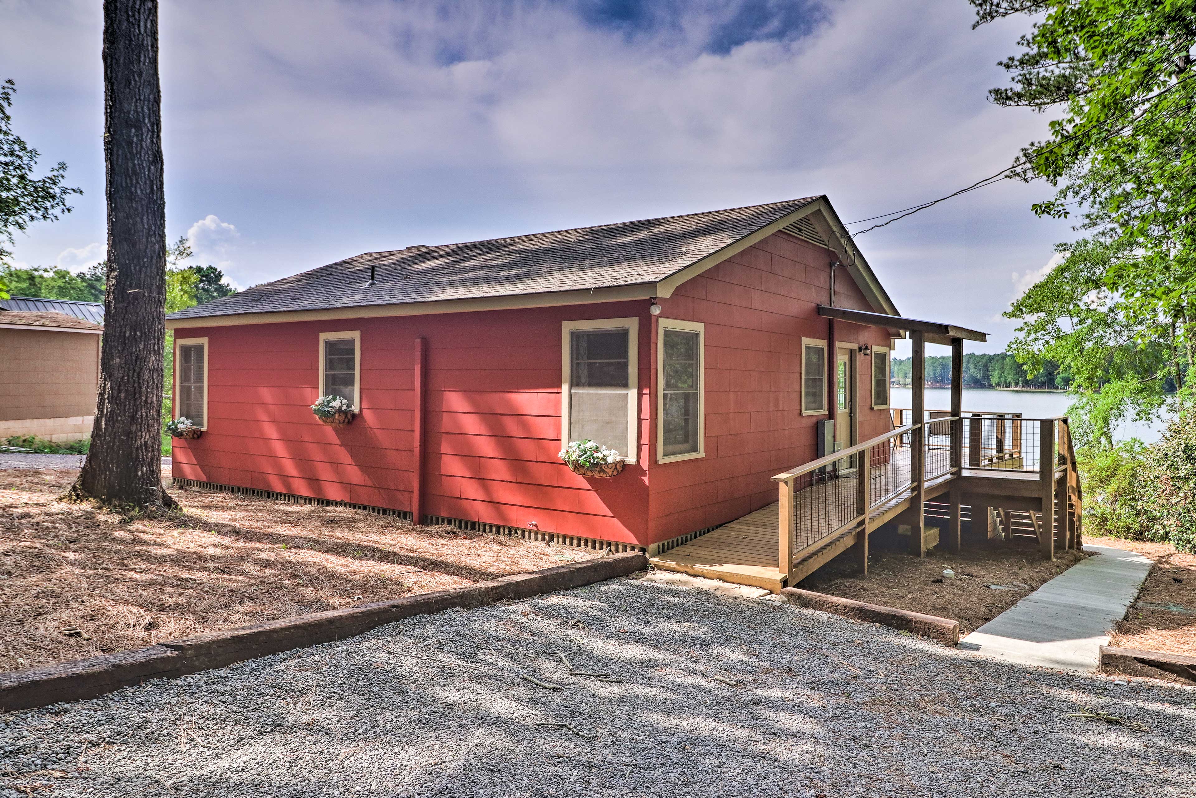 Waterfront Lake Martin Home w/ Grill & Beach!