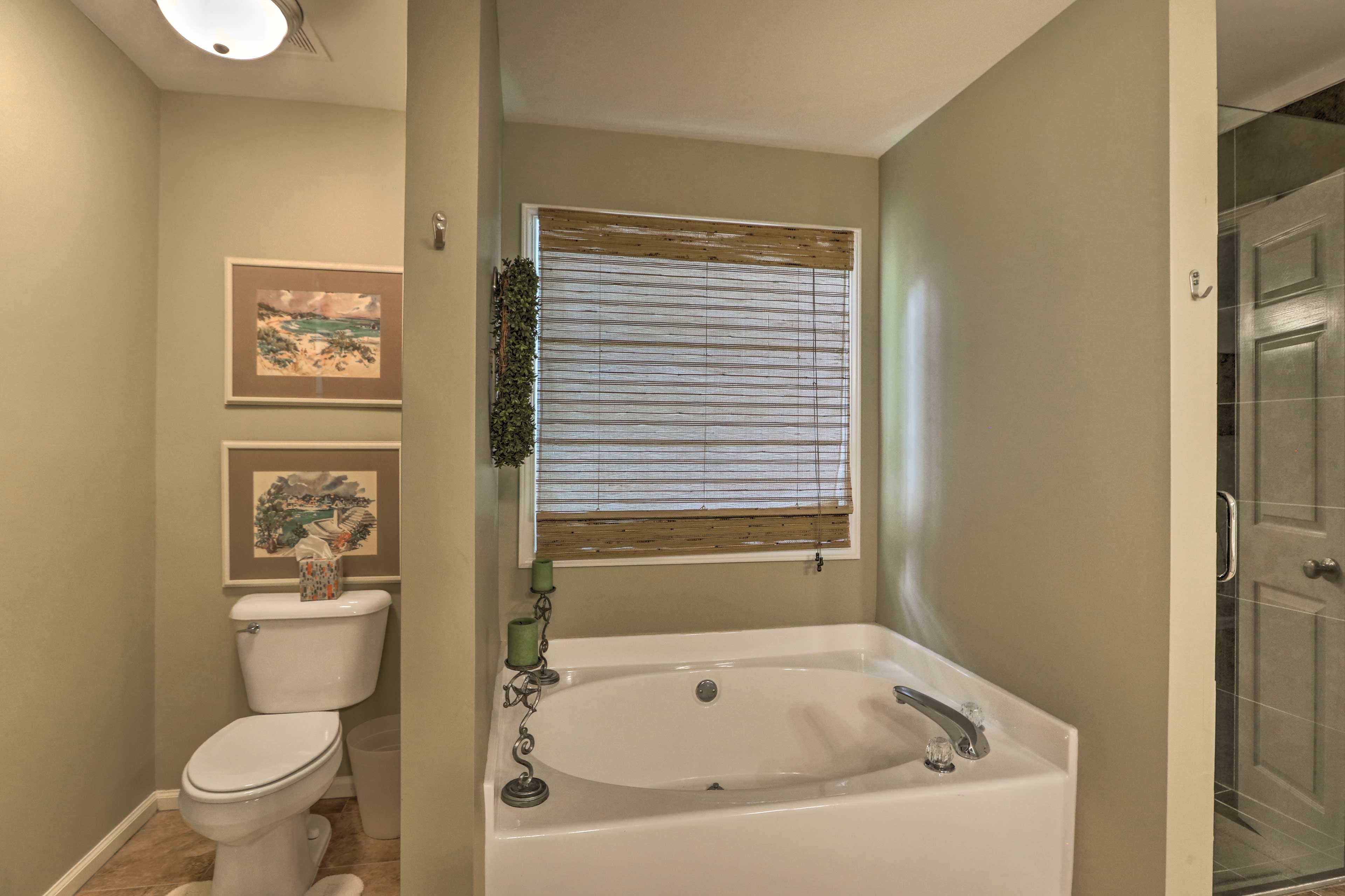 Lakefront House with Private Dock + Fire Pit!