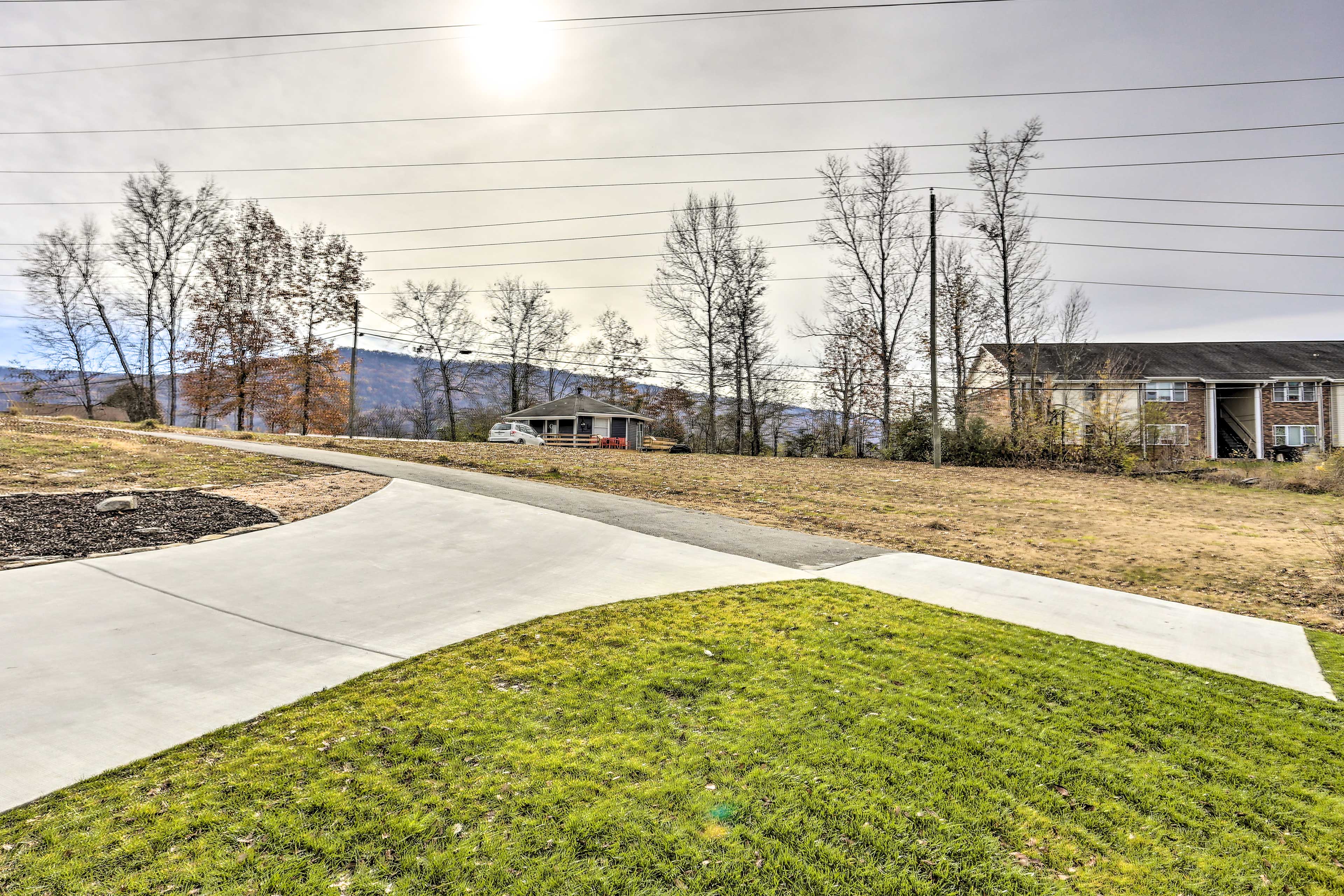 Picturesque Cottage in the Heart of Trenton!