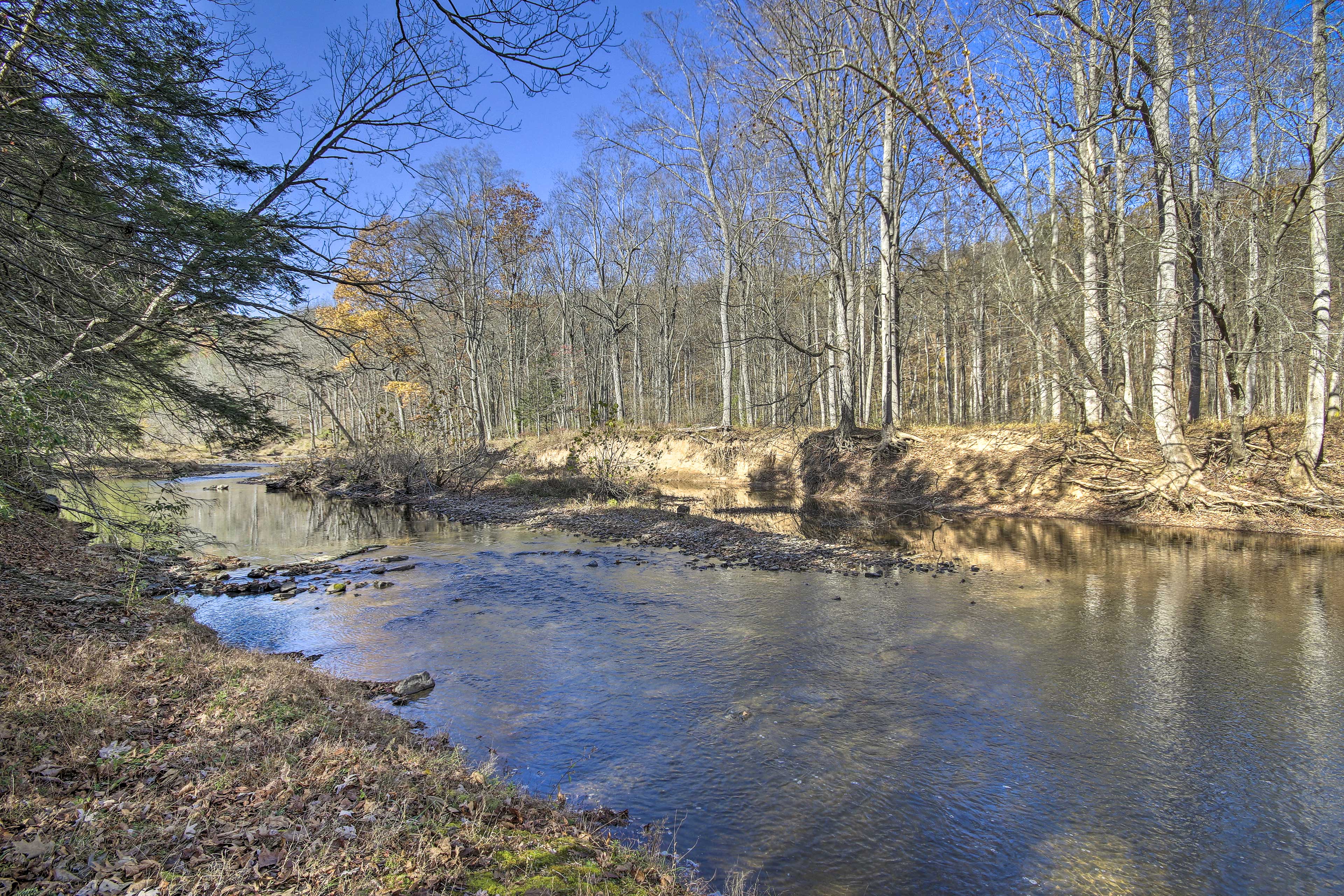 Property Image 2 - ‘Riversong’ Luxe Cabin w/ Fire Pit on North River