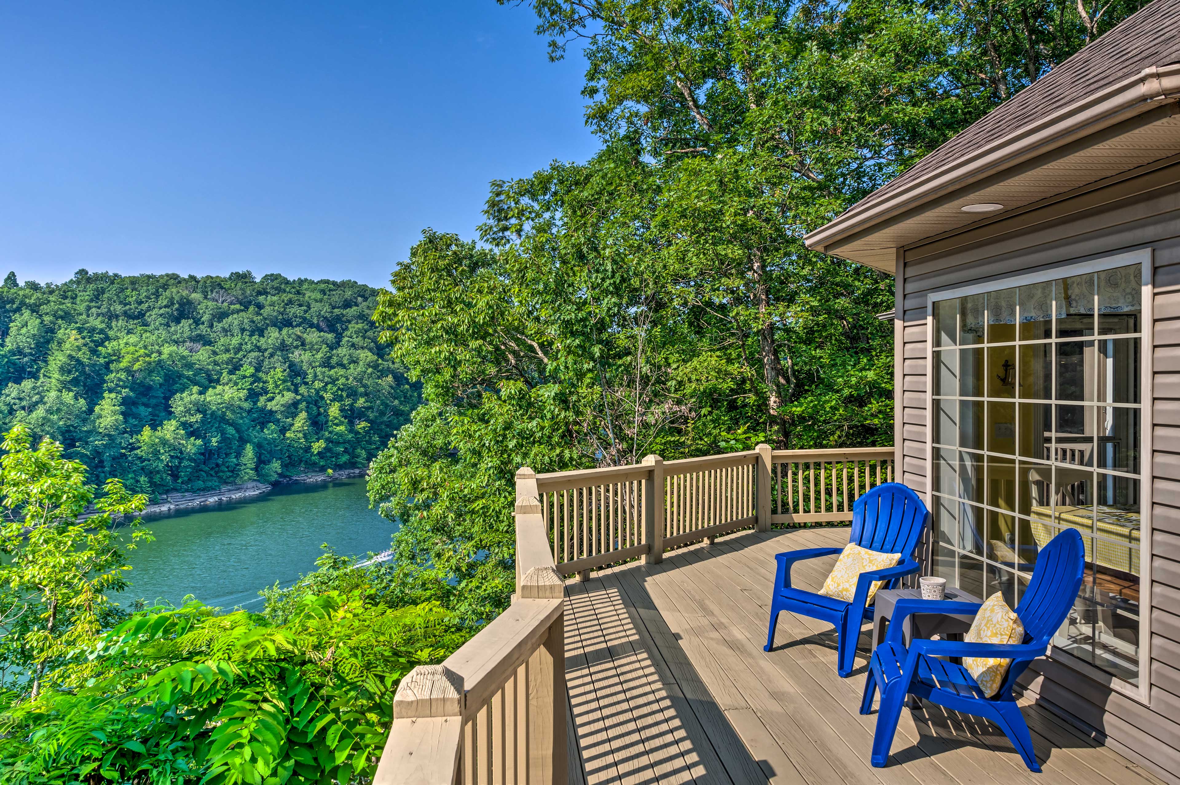 Property Image 1 - Luxe Lake Cumberland Retreat w/ Decks on 1 Acre!