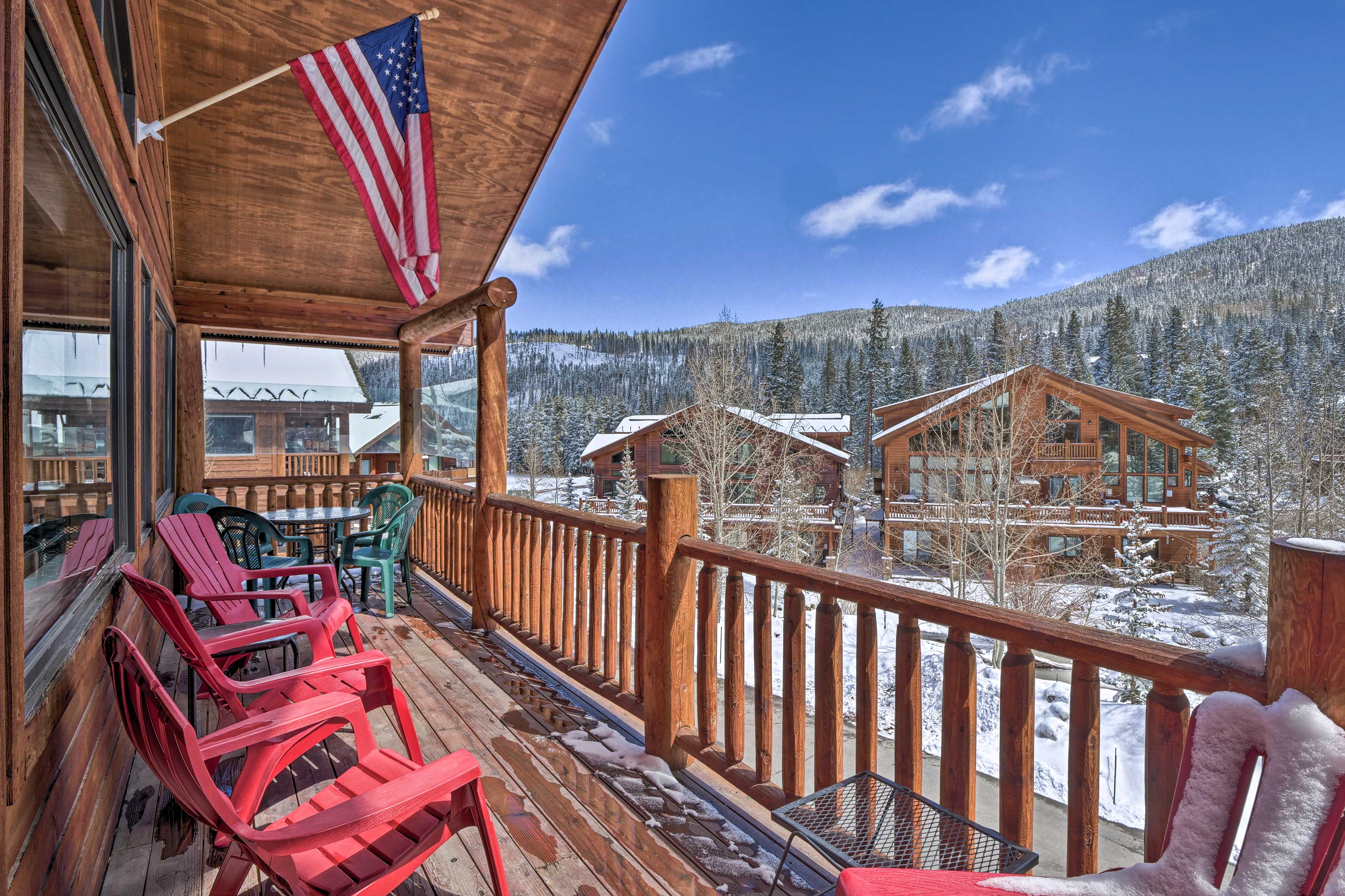 Property Image 2 - Slopeside Sanctuary - Penthouse < 1 Mi to Lifts!