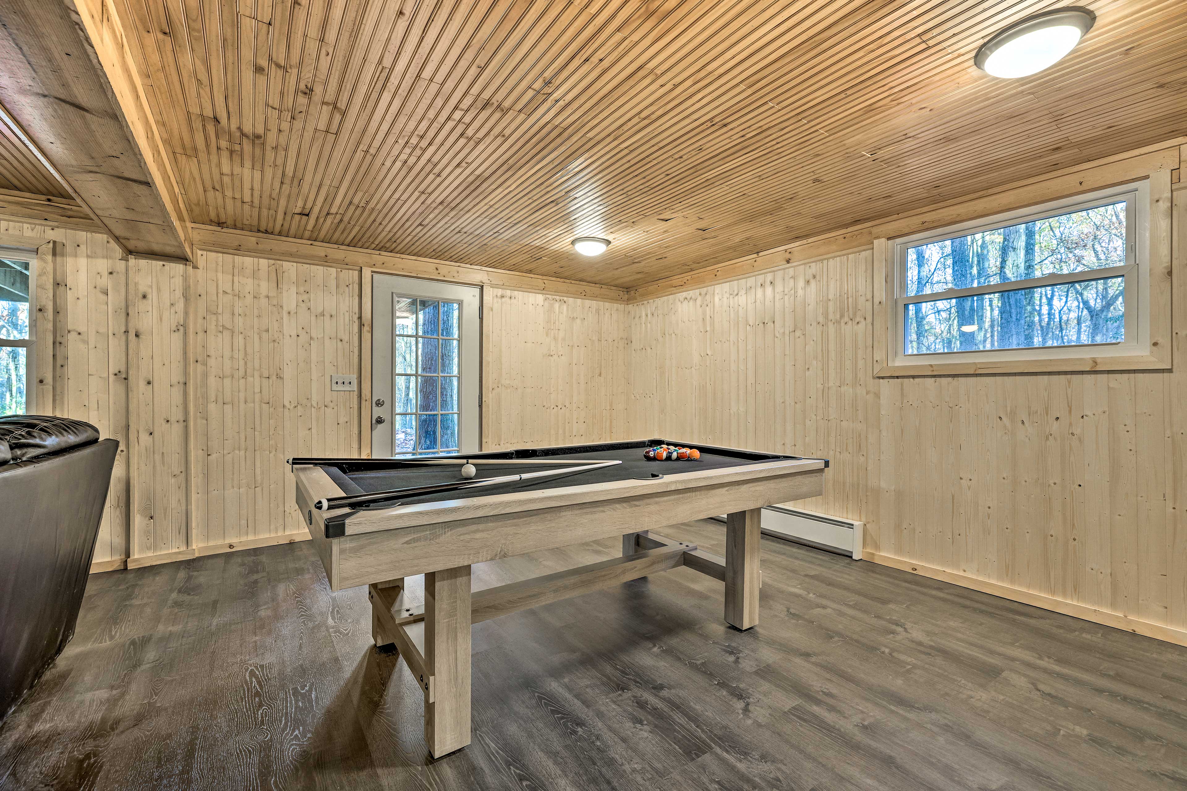Game Room, Fire Pit & Deck: Spacious Poconos Home!