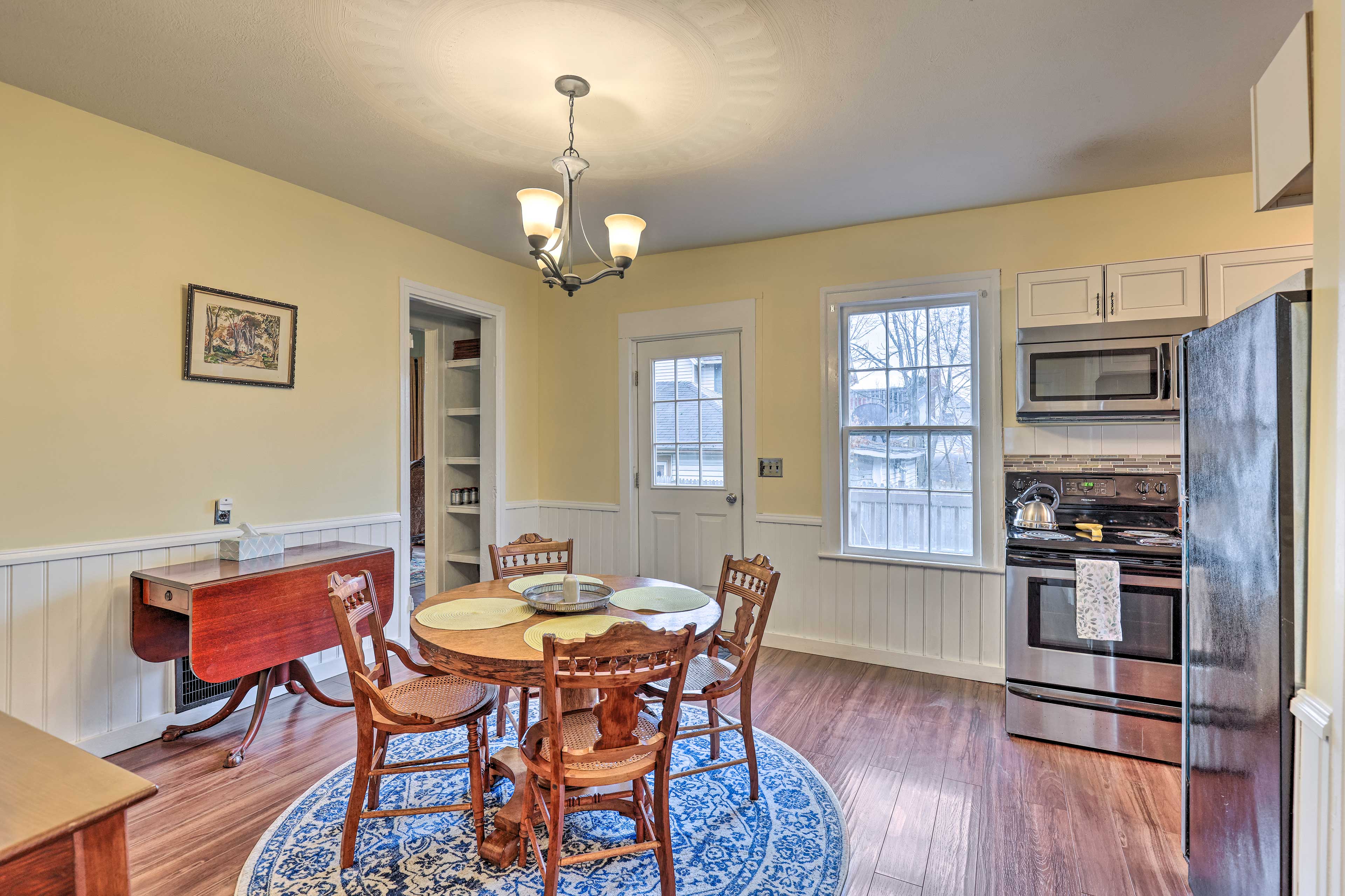 Victorian Home in Penn Yan ~ 1 Mi to Keuka Lake!