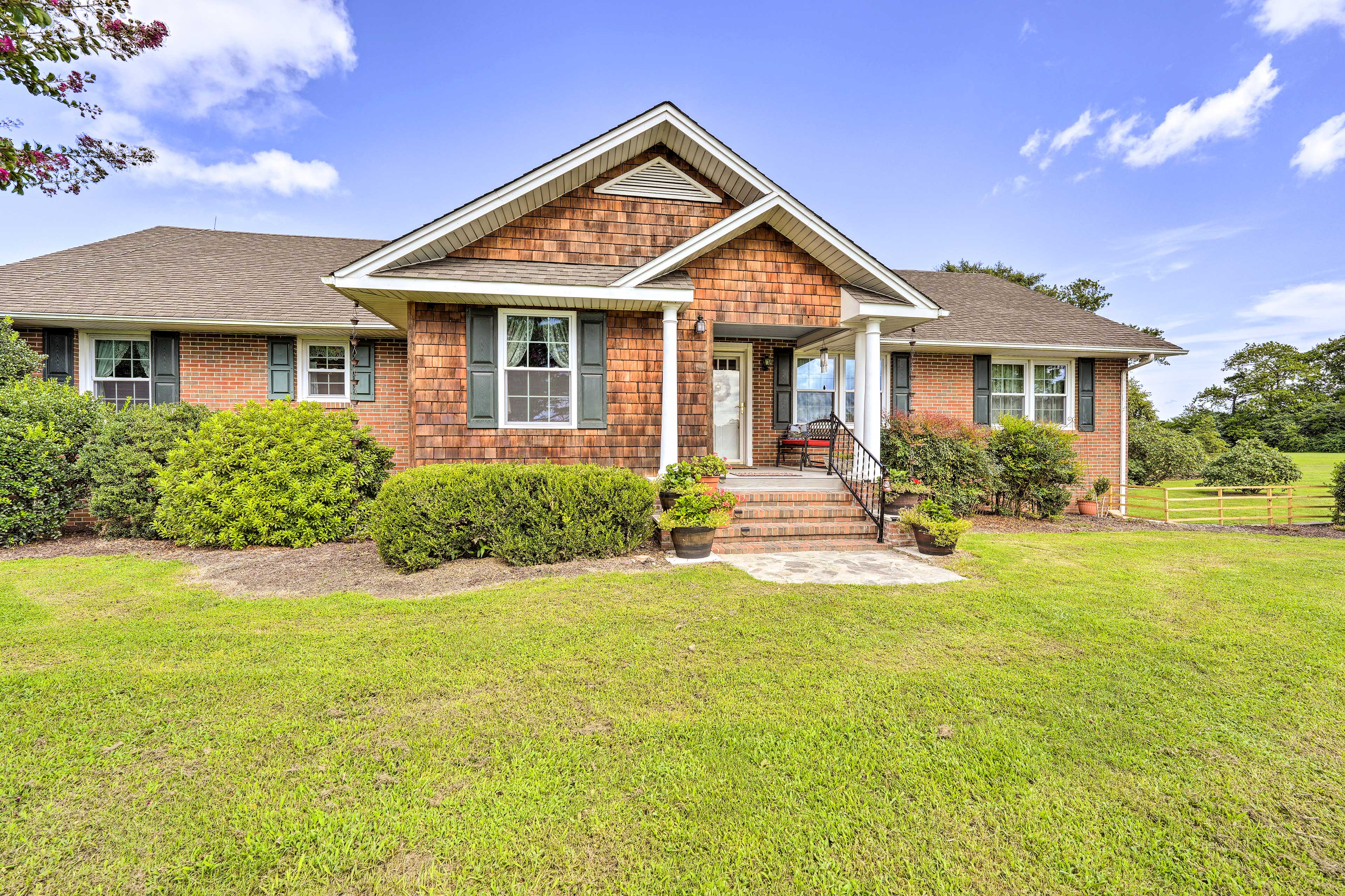 Property Image 2 - Family Getaway w/ Pier on Currituck Sound