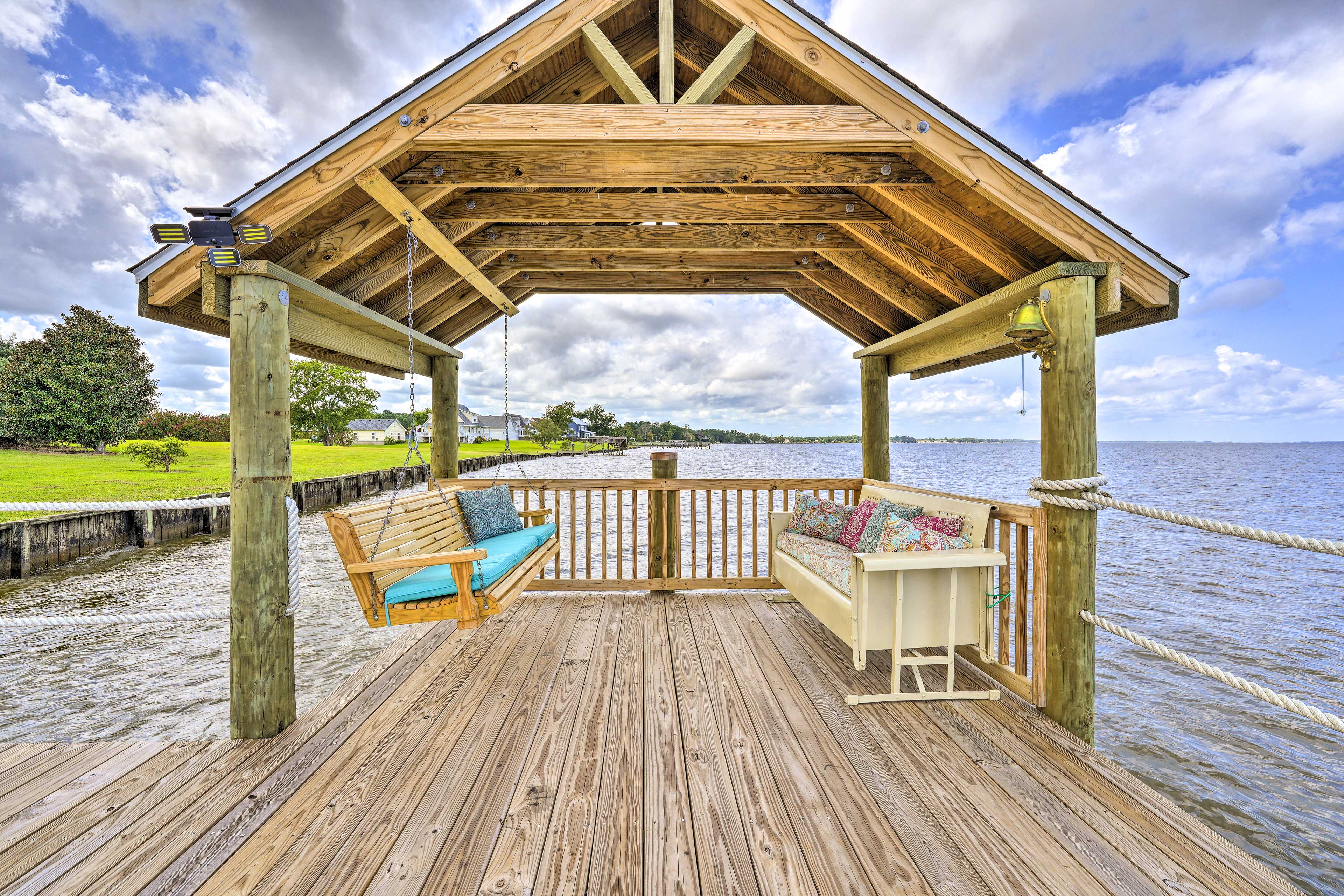 Property Image 1 - Family Getaway w/ Pier on Currituck Sound