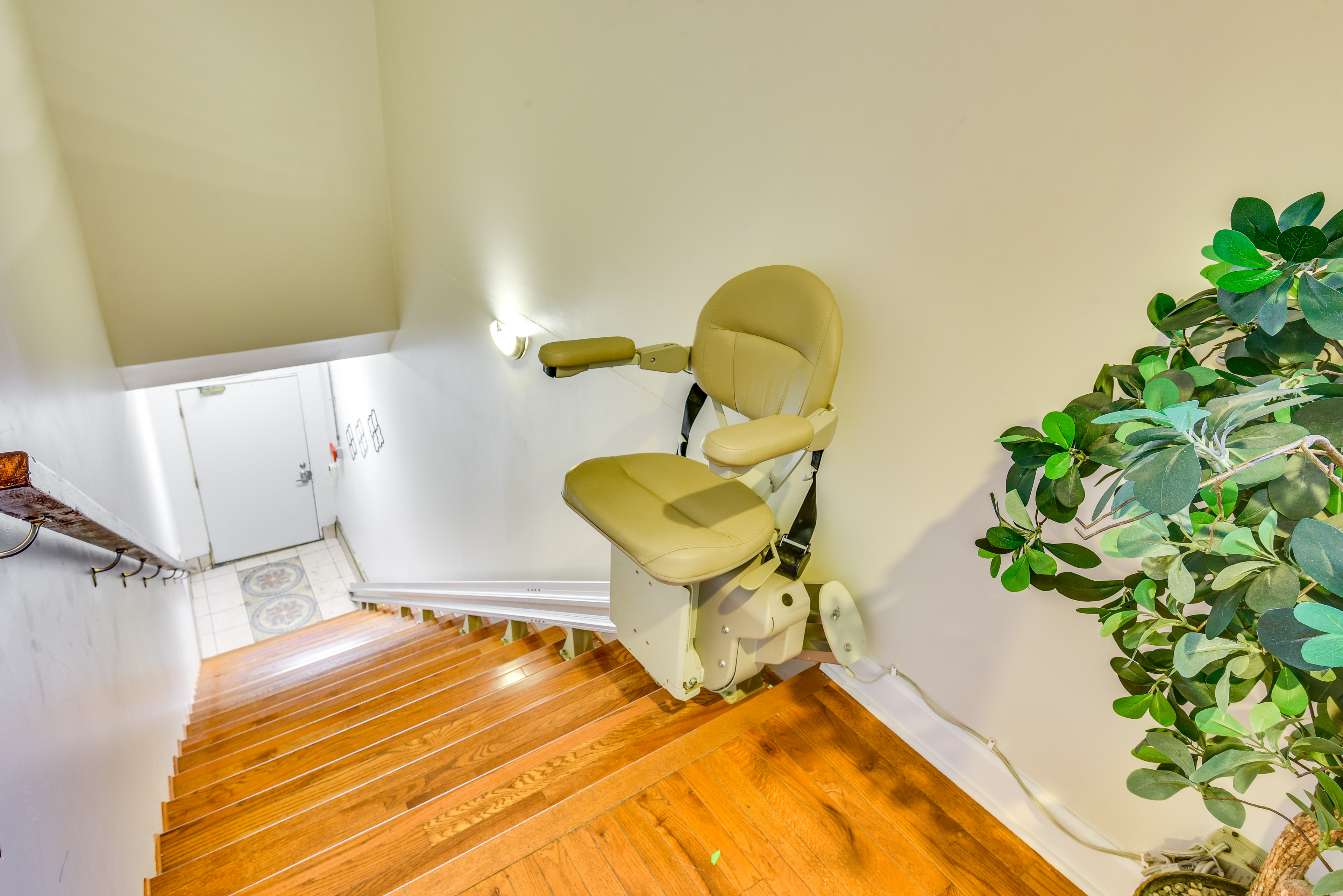 Cozy Sawyer Apartment - 2 Mi to Warren Dunes Park!