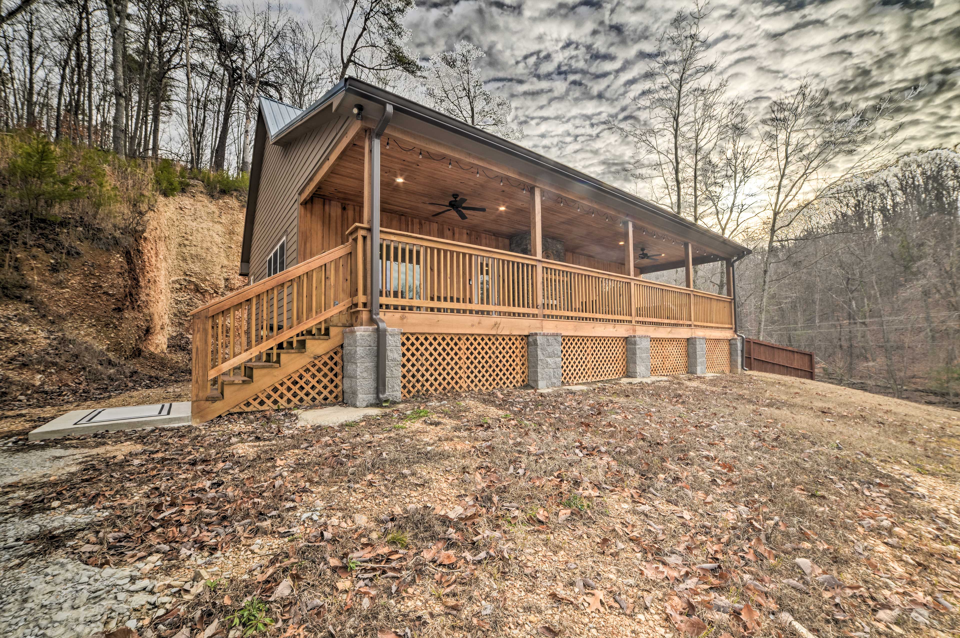 Property Image 1 - Waverly Cabin, Close to Kentucky Lake Access!