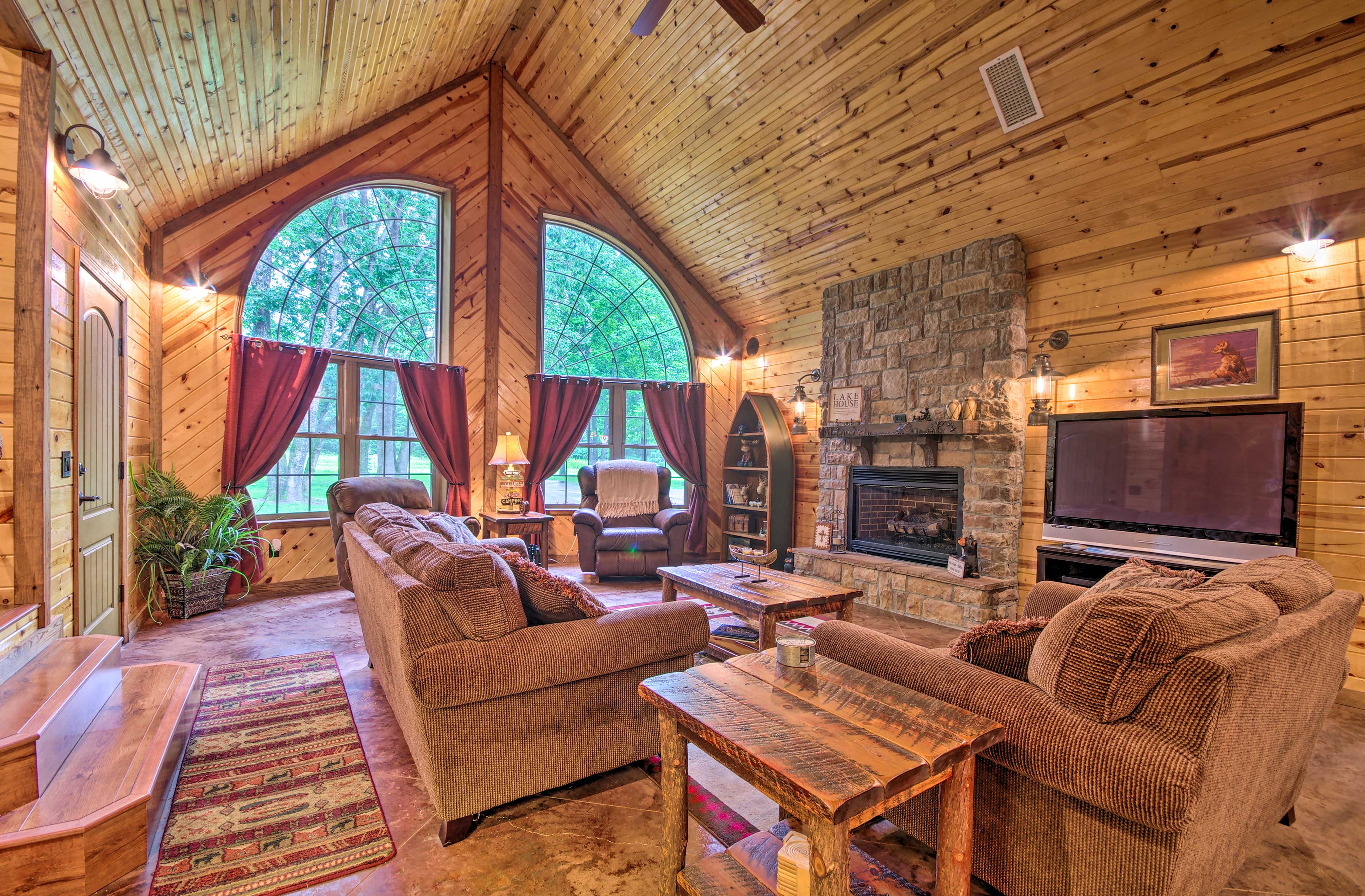 Property Image 1 - Spacious Family Home w/ Fire Pit on Norfork Lake!