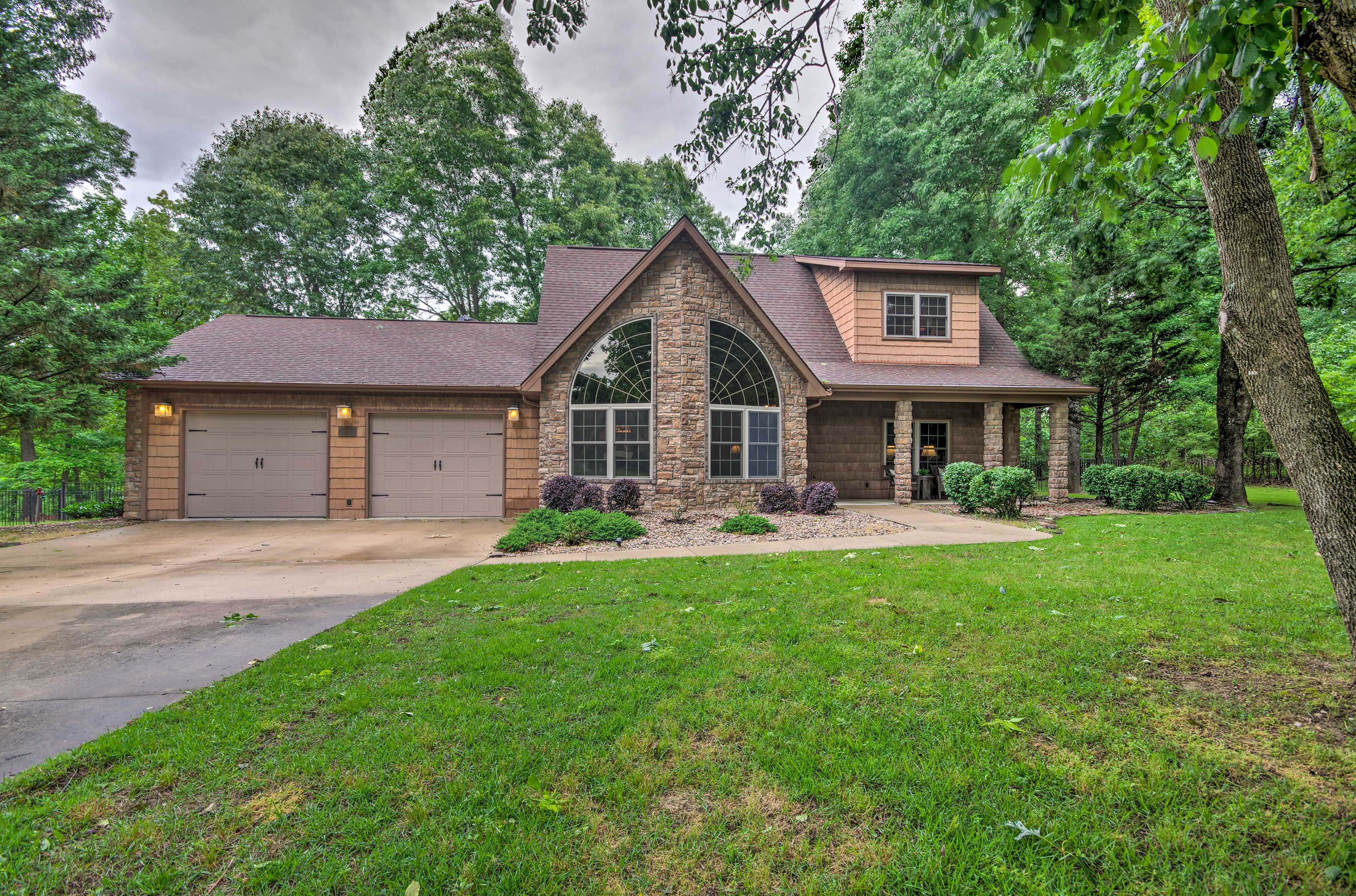 Property Image 2 - Spacious Family Home w/ Fire Pit on Norfork Lake!