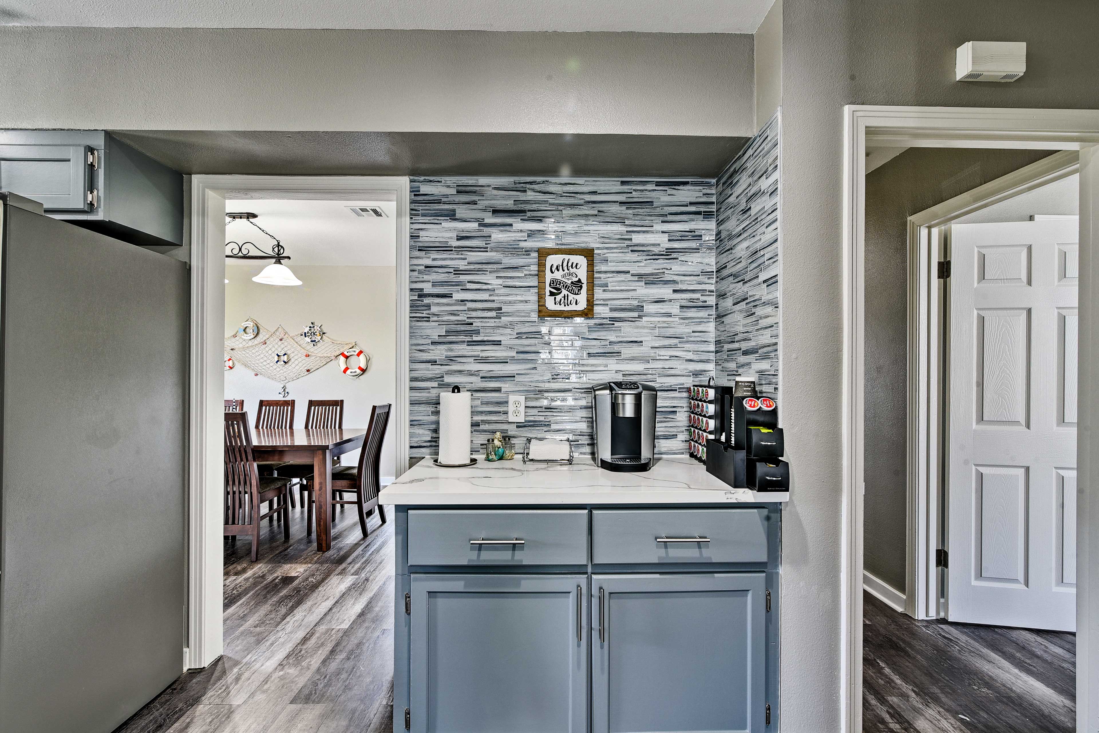 Spacious + Modern Family Duplex in Galveston!