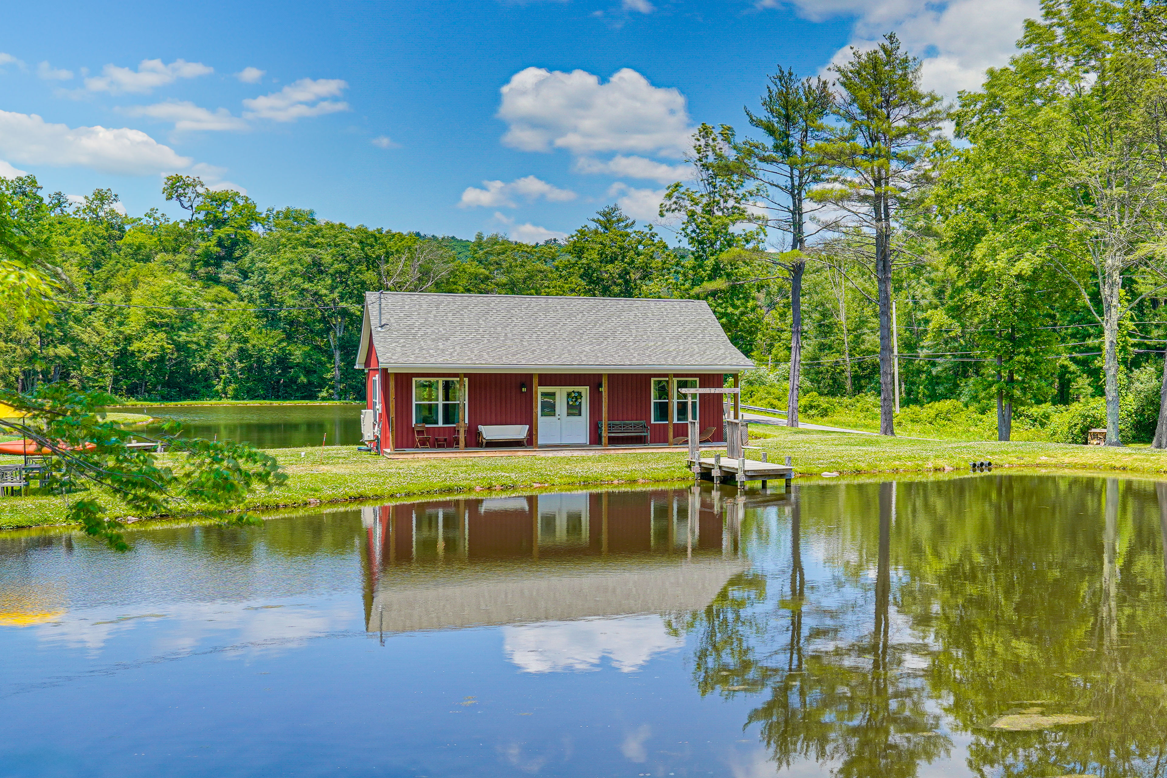 Property Image 1 - 15 Mi to Camelback Mtn: Waterfront Cottage!