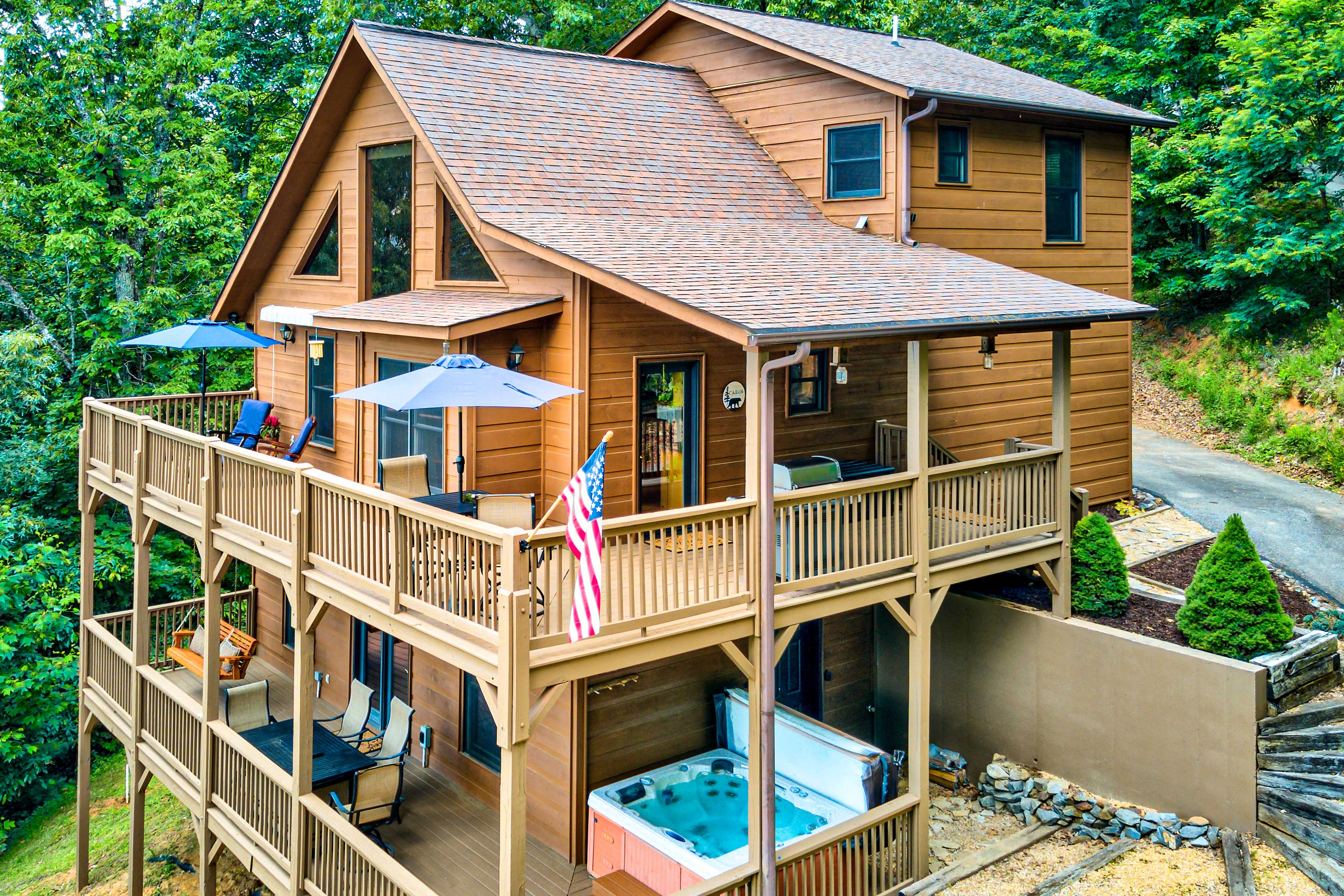 Property Image 2 - Spacious Murphy Chalet w/ Hot Tub: Mtn Views!